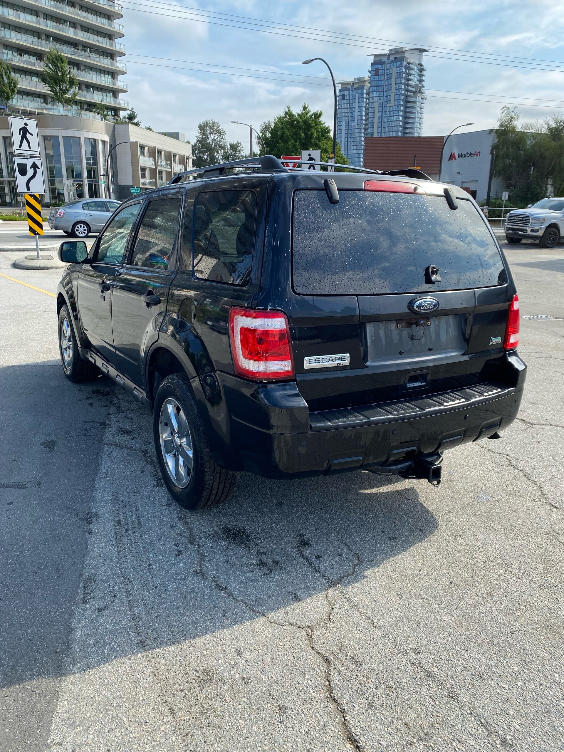 /canwestautoinc/2011-Ford-Escape-5357099931614275.jpg