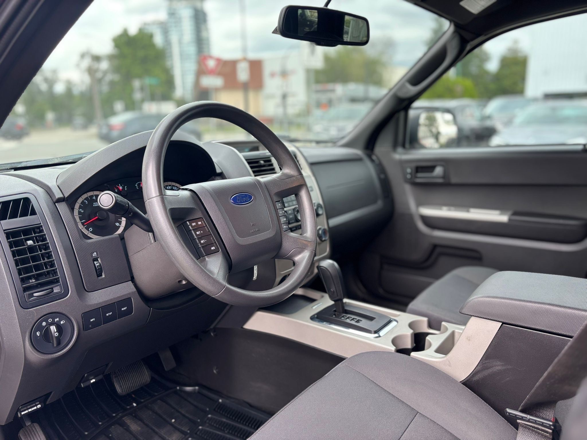 /canwestautoinc/2011-Ford-Escape-6988139172602679.jpg