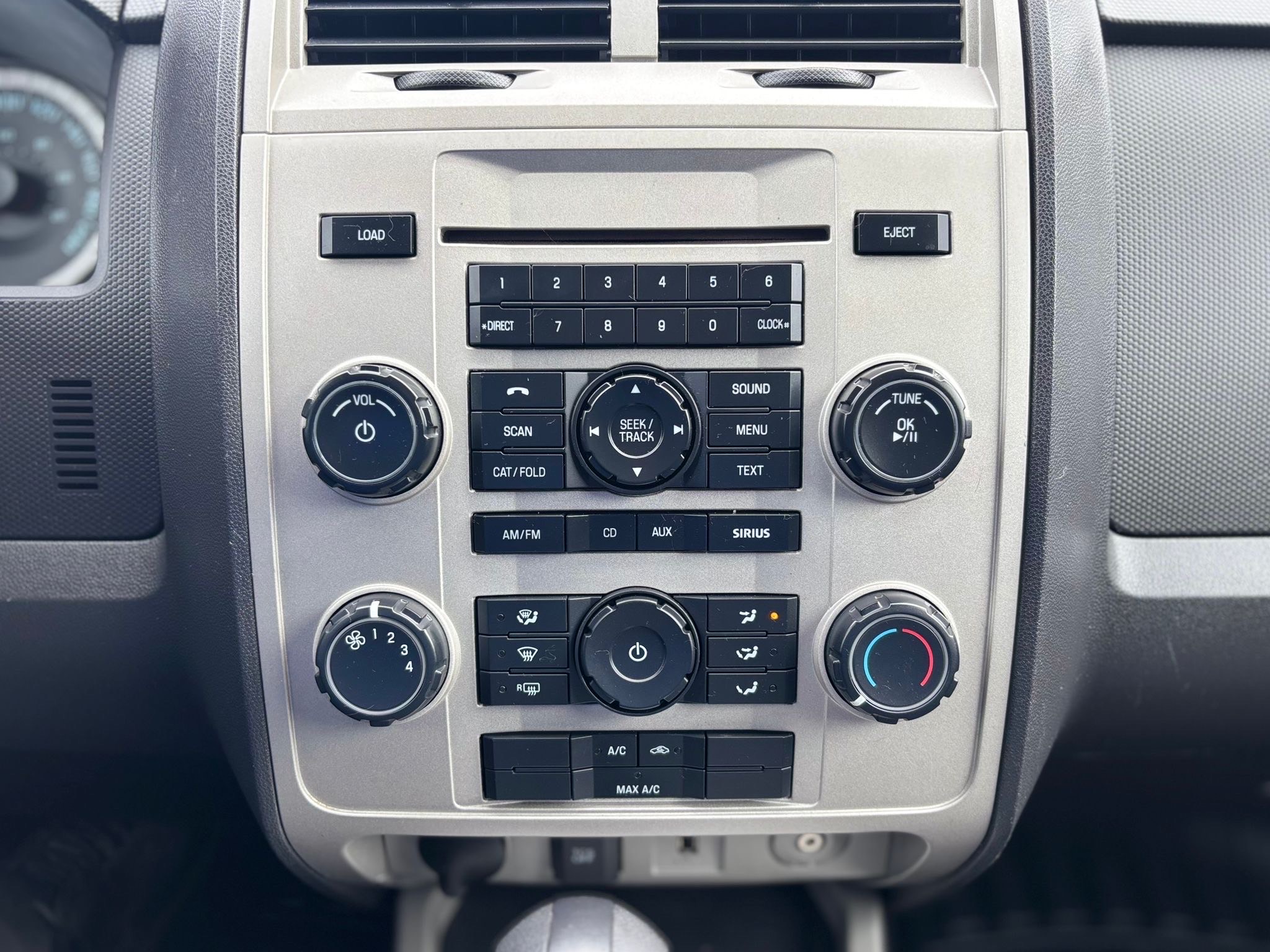 /canwestautoinc/2011-Ford-Escape-717710084595222.jpg