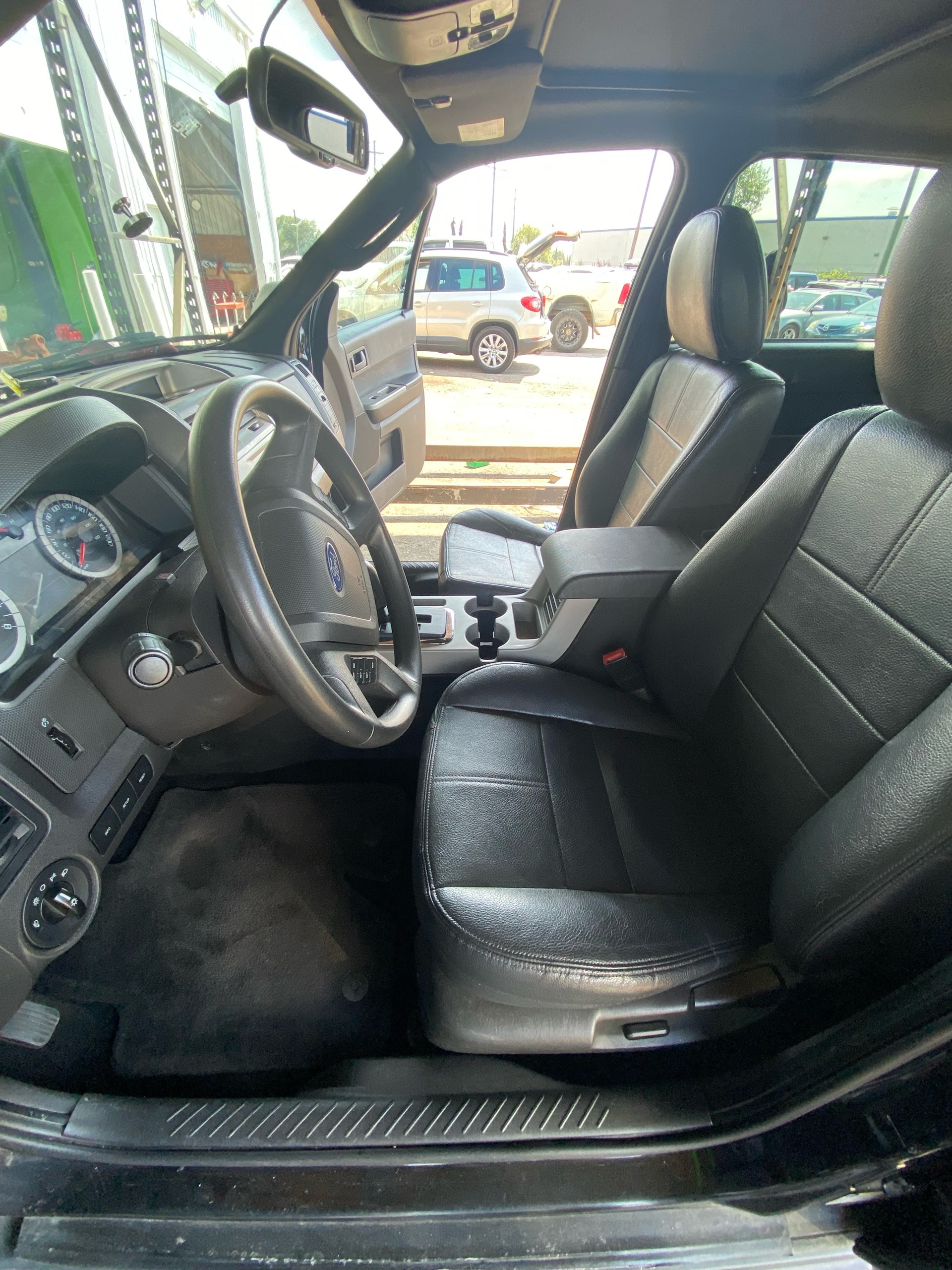 /canwestautoinc/2011-Ford-Escape-7362985606685633.jpg
