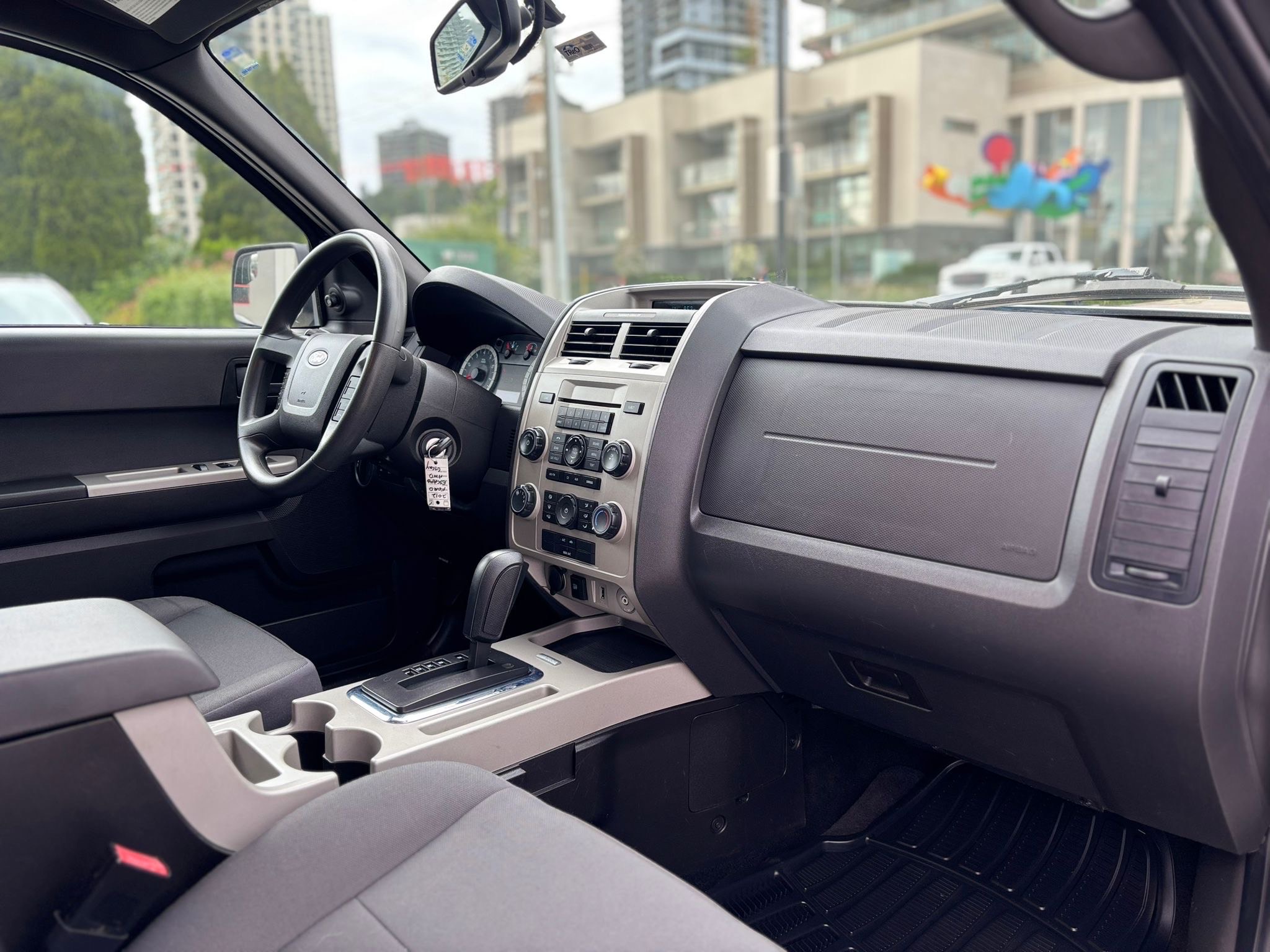/canwestautoinc/2011-Ford-Escape-7513328485389283.jpg
