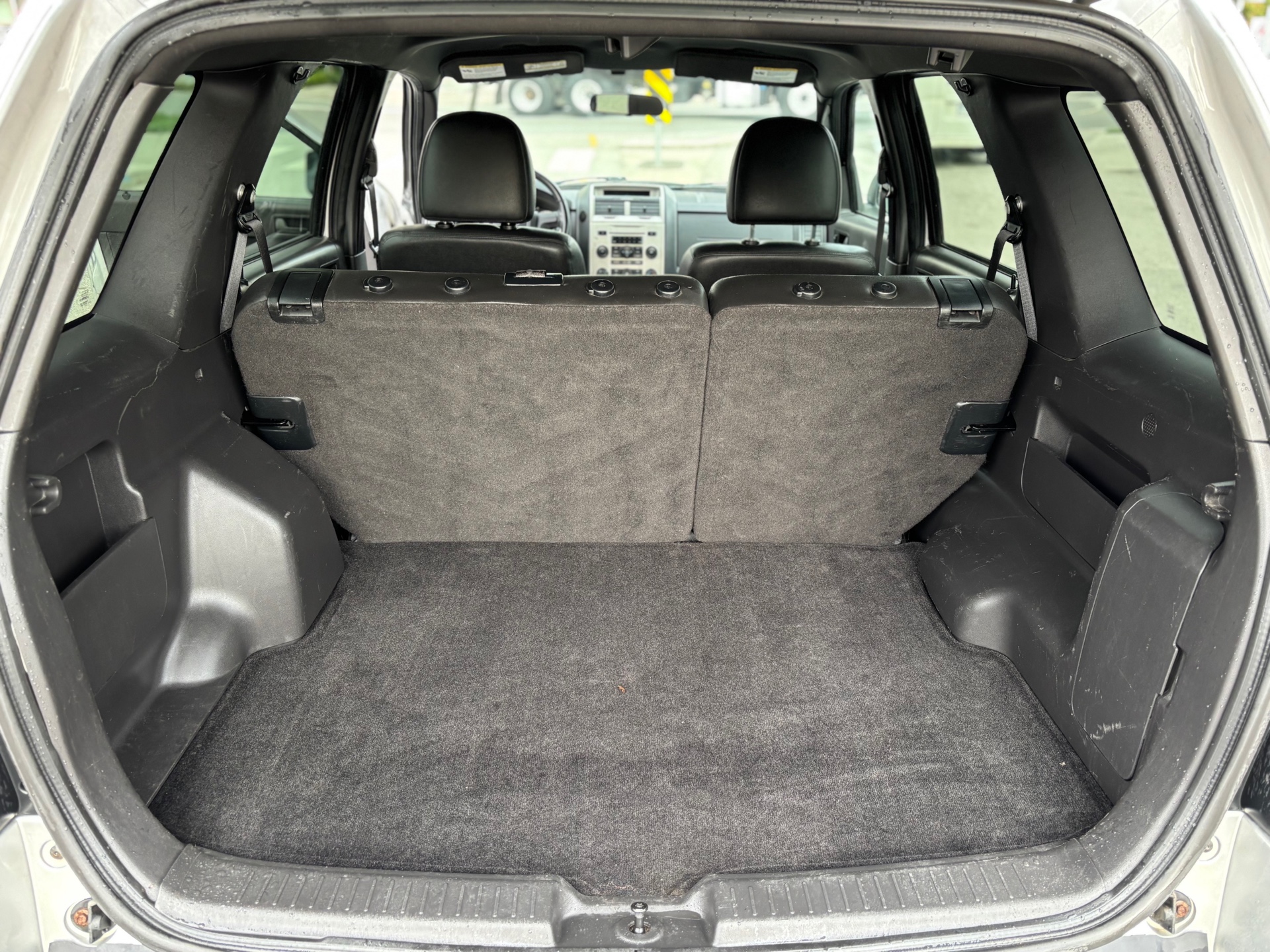 /canwestautoinc/2011-Ford-Escape-8749565045463561.jpg