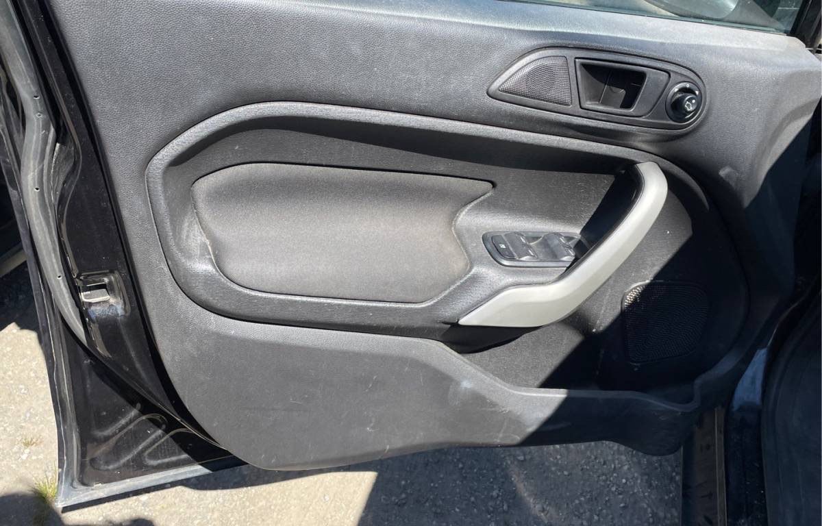/canwestautoinc/2011-Ford-Fiesta-14347104924423992.jpg