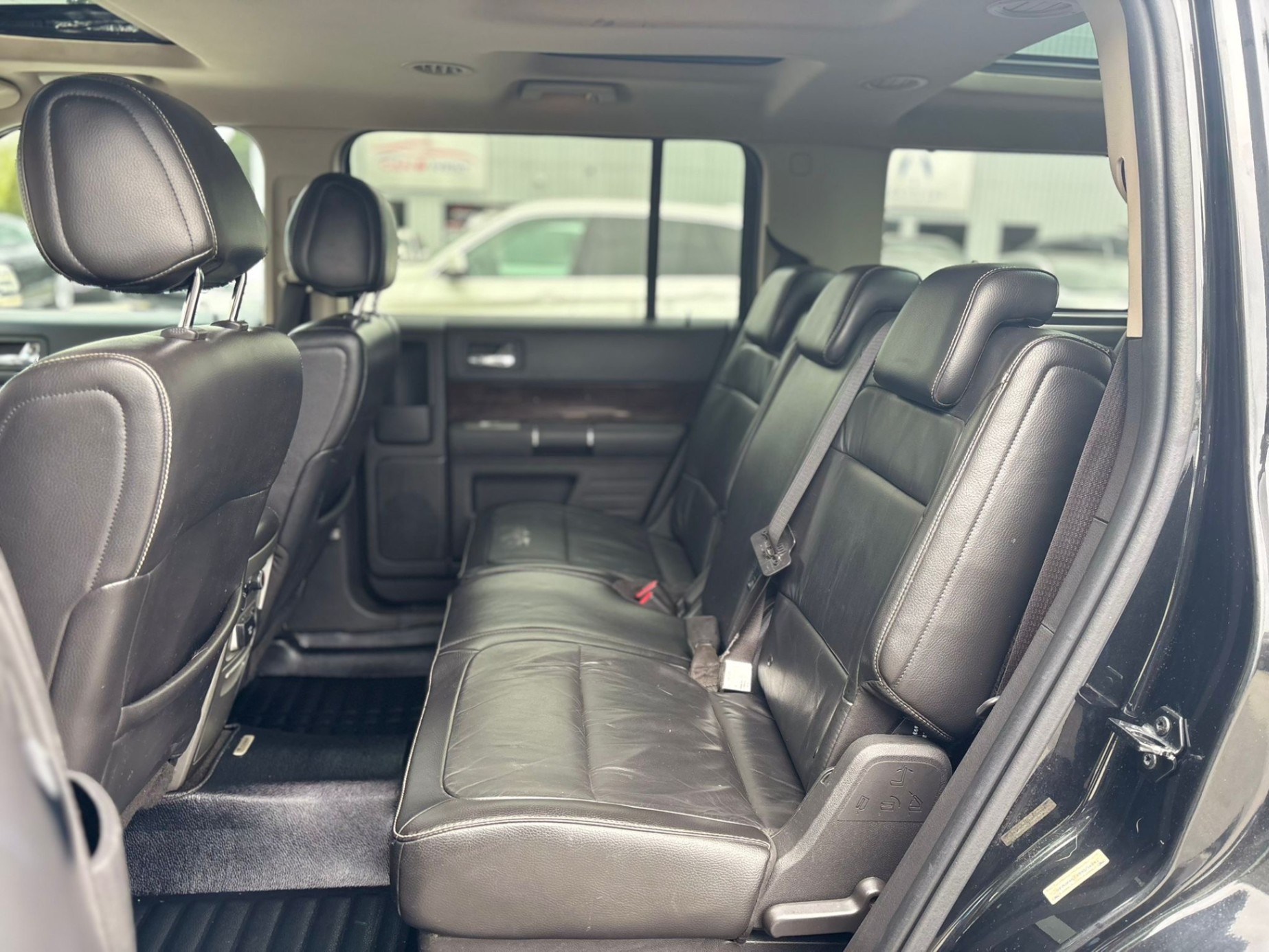 /canwestautoinc/2011-Ford-Flex-20947869331469682.jpg