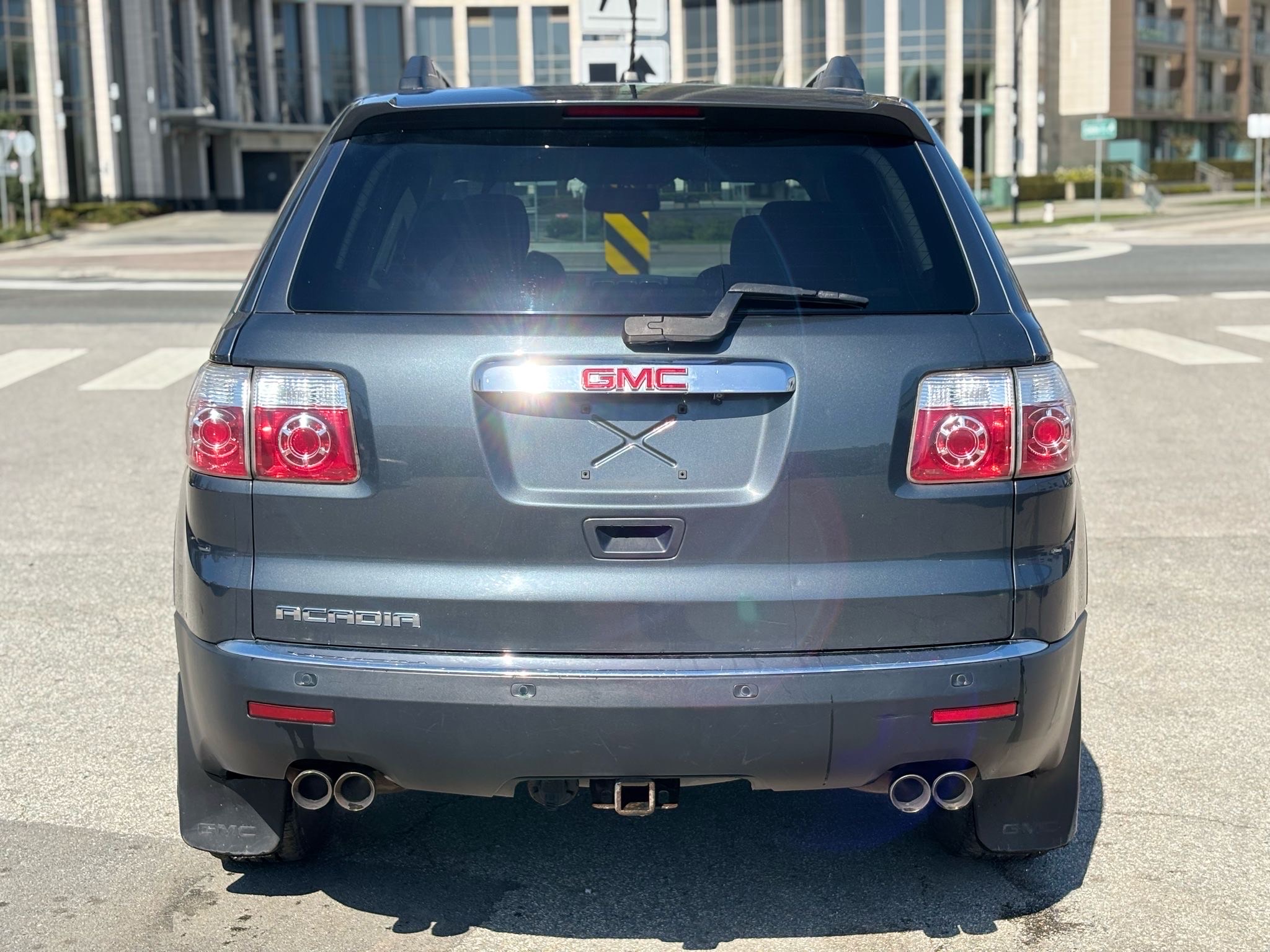 /canwestautoinc/2011-GMC-Acadia-06861157328816181.jpg
