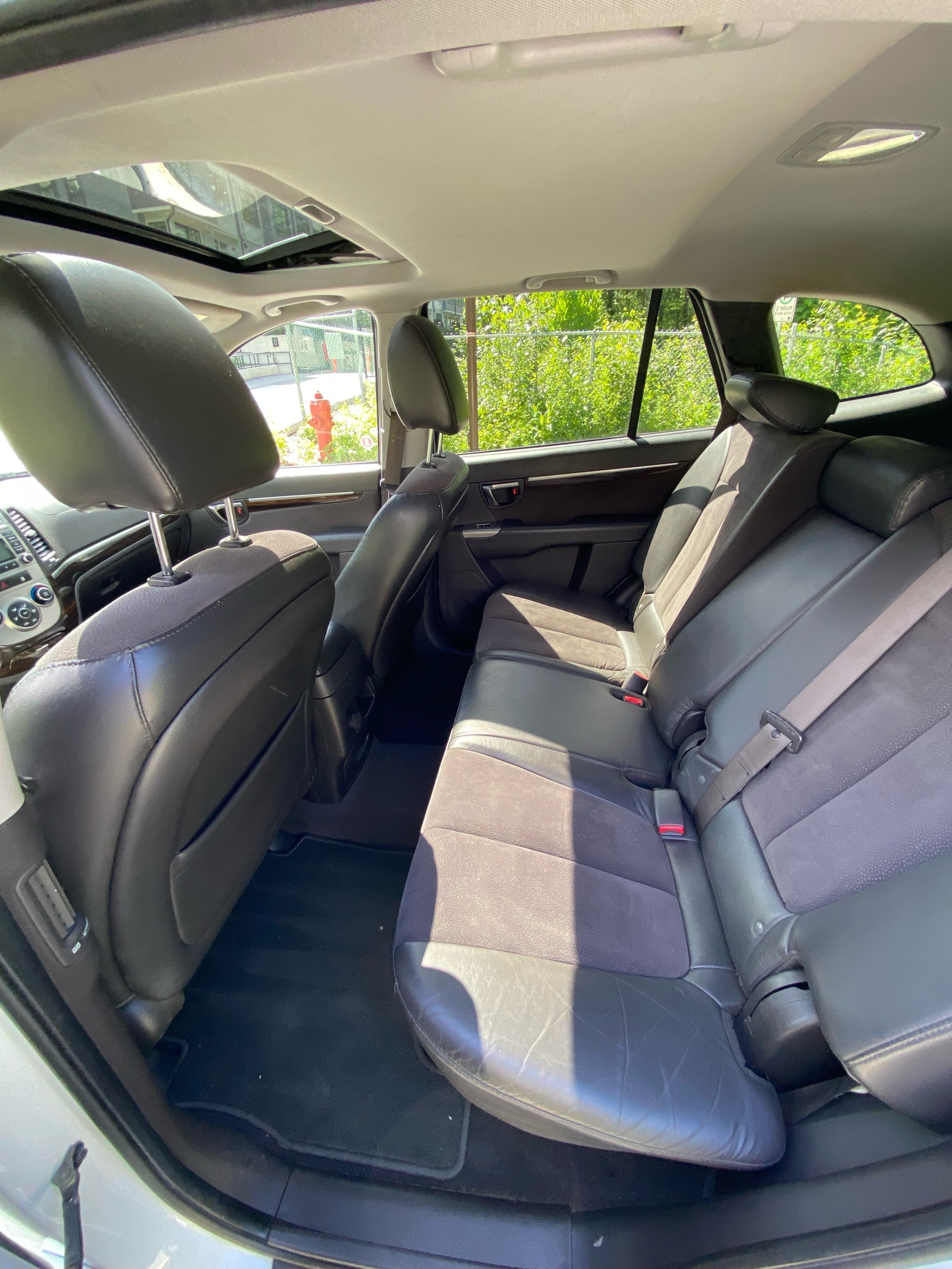 /canwestautoinc/2011-Hyundai-SantaFe-004412942299273581.jpg