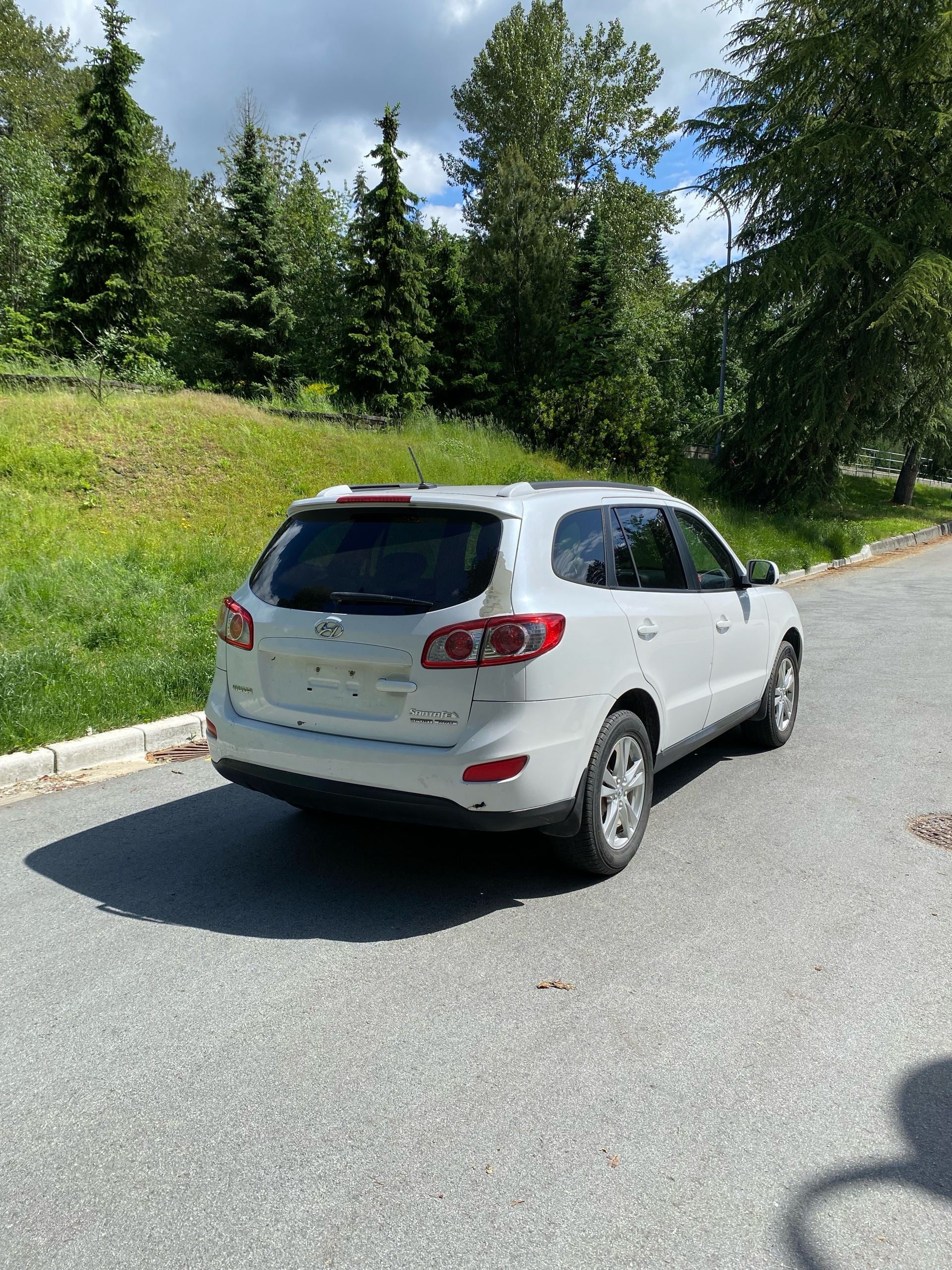 /canwestautoinc/2011-Hyundai-SantaFe-1822688634821623.jpg