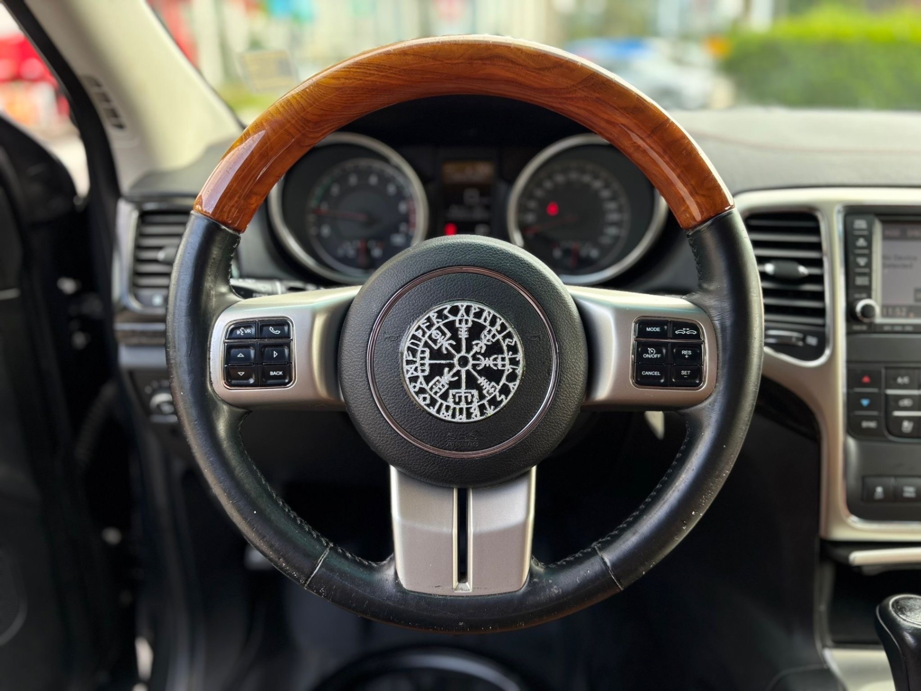 /canwestautoinc/2011-Jeep-GrandCherokee-17705827512812755.jpg