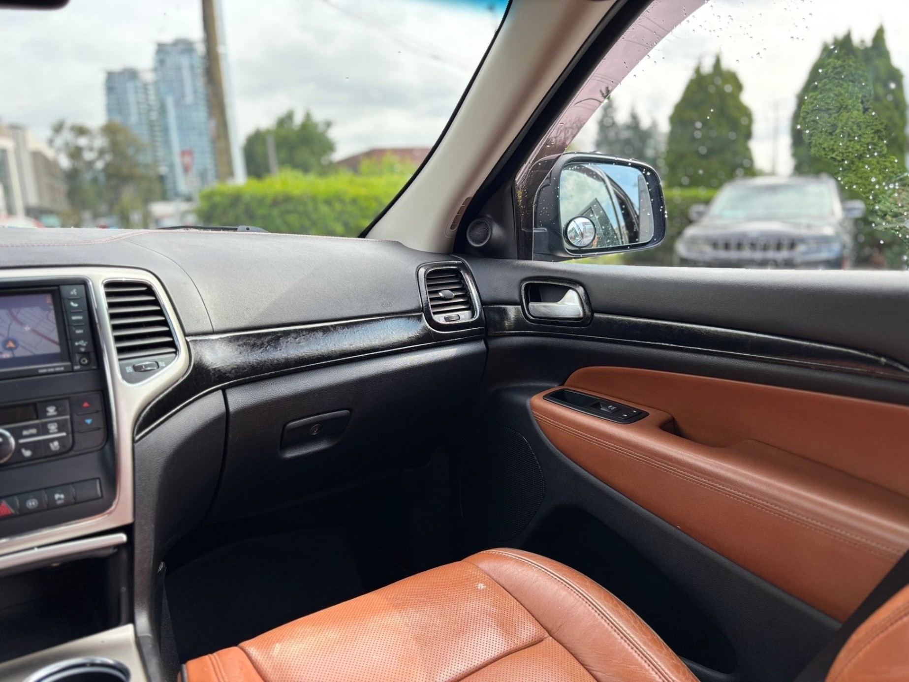 /canwestautoinc/2011-Jeep-GrandCherokee-2430282632314169.jpg