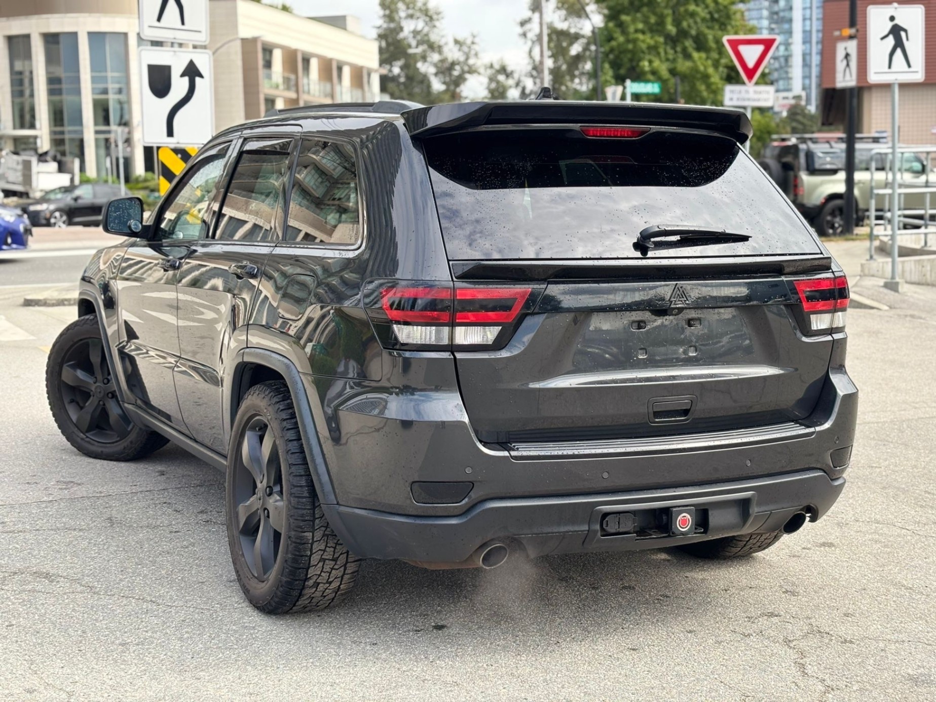 /canwestautoinc/2011-Jeep-GrandCherokee-31053307268096564.jpg