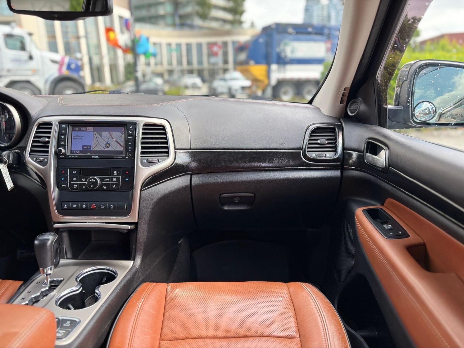 /canwestautoinc/2011-Jeep-GrandCherokee-39819621561187035.jpg