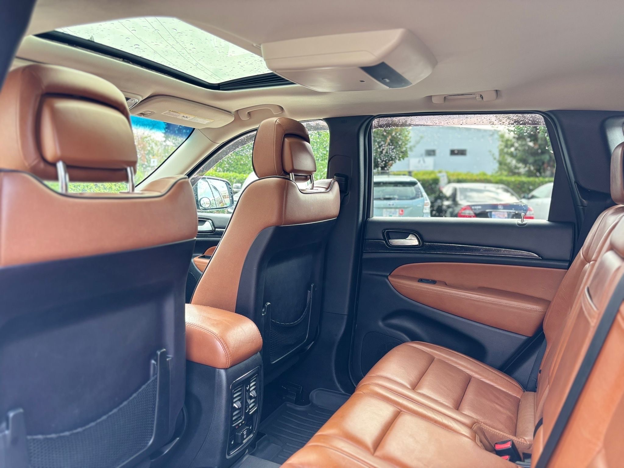 /canwestautoinc/2011-Jeep-GrandCherokee-5505146770220097.jpg