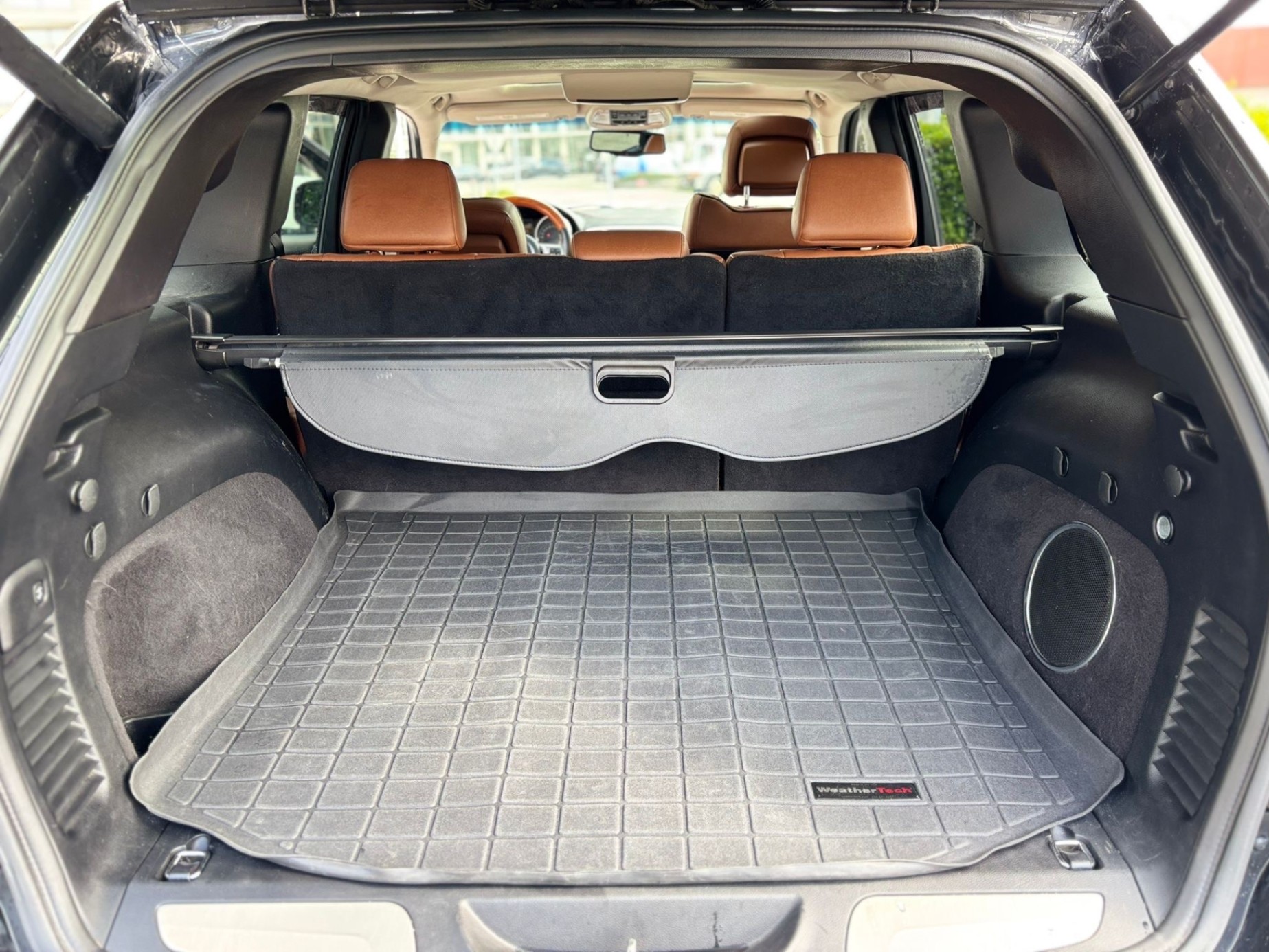 /canwestautoinc/2011-Jeep-GrandCherokee-6905086692817954.jpg