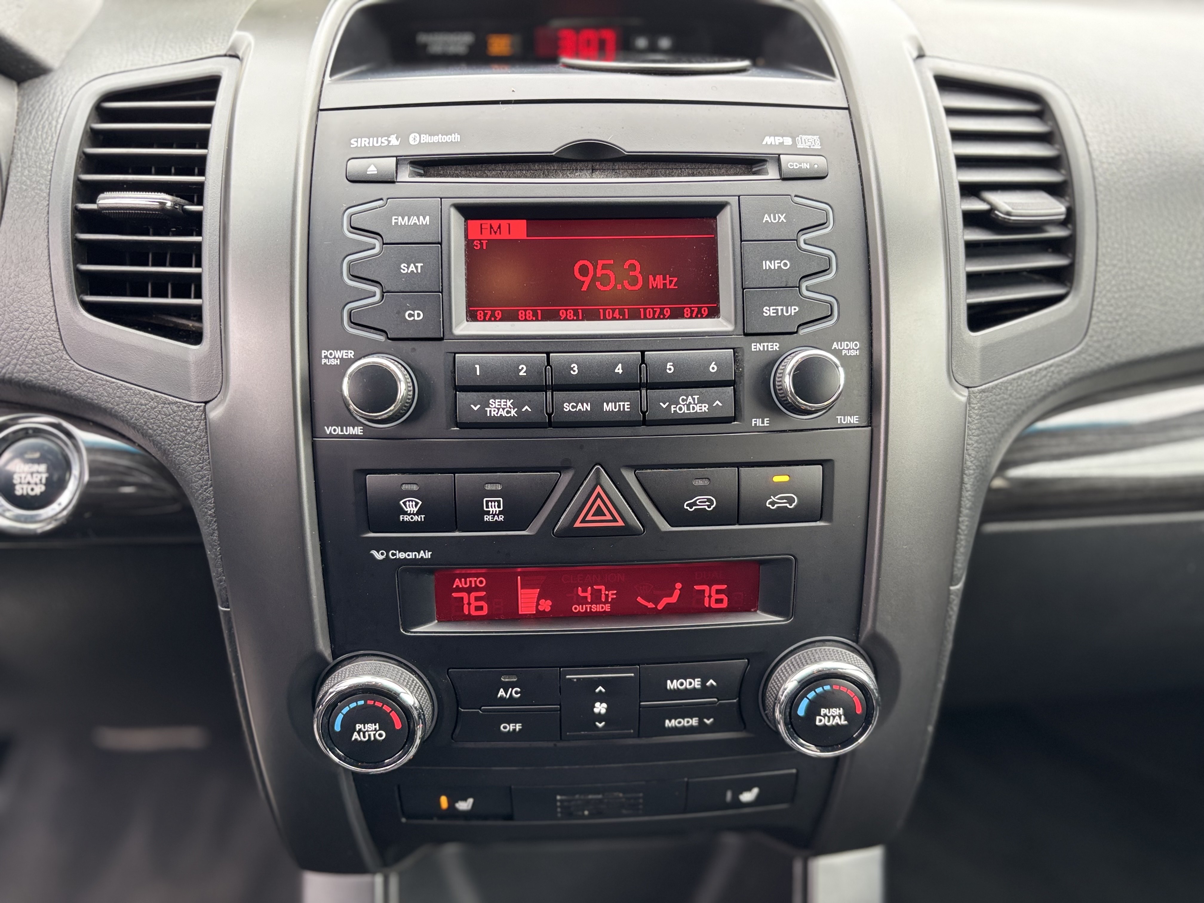 /canwestautoinc/2011-Kia-Sorento-025655452691246916.jpg