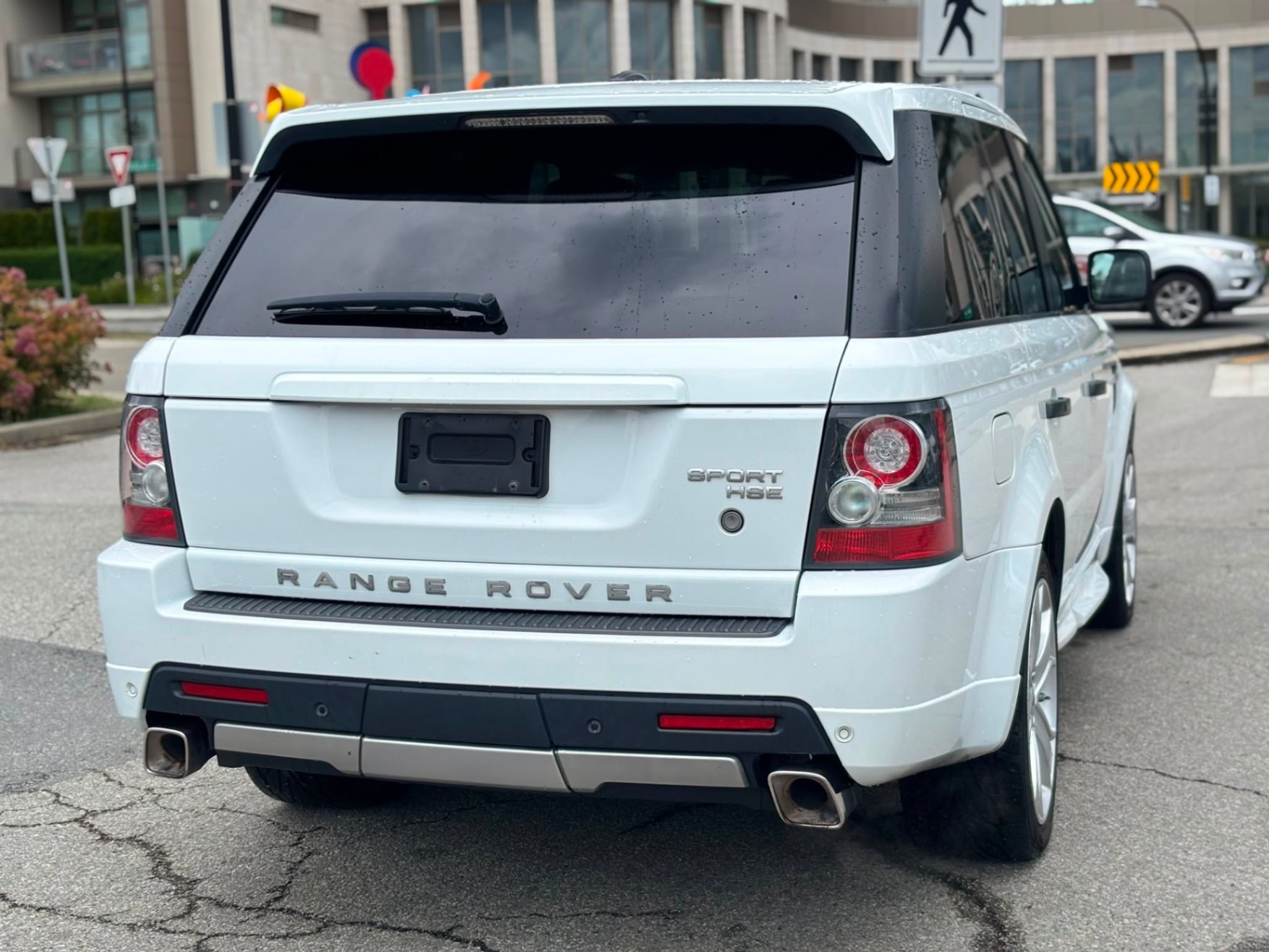 /canwestautoinc/2011-LandRover-RangeRover-02705300696335522.jpg