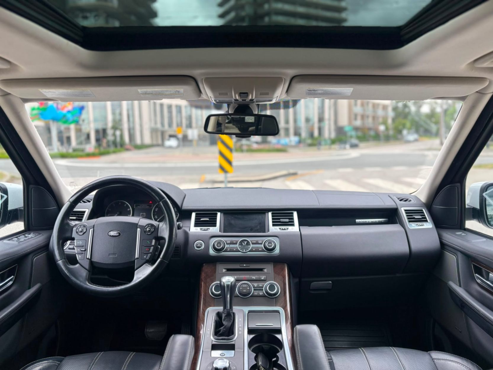 /canwestautoinc/2011-LandRover-RangeRover-23615103878596222.jpg