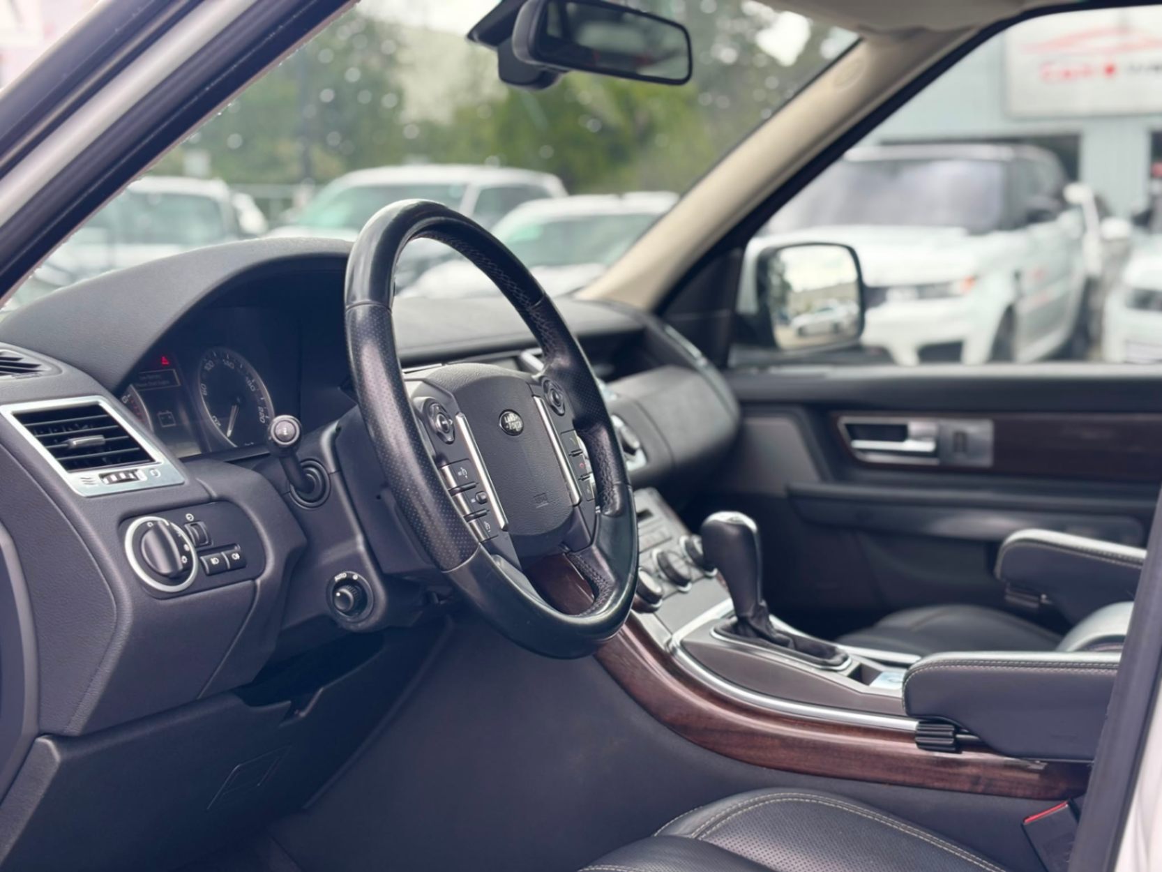 /canwestautoinc/2011-LandRover-RangeRover-32572442563880544.jpg