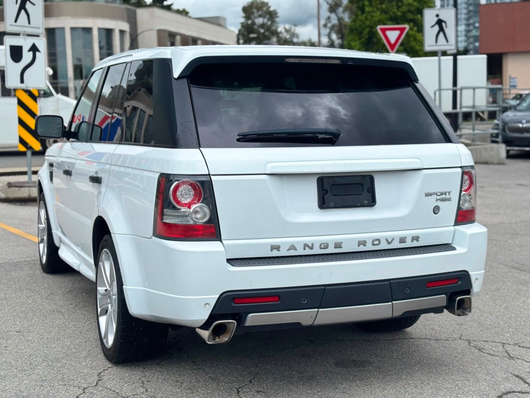 /canwestautoinc/2011-LandRover-RangeRover-5404614767531306.jpg