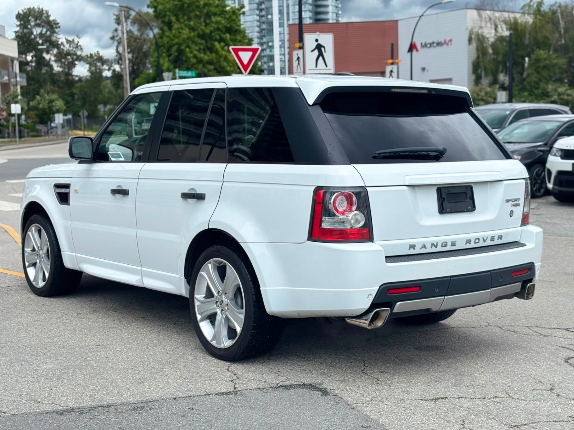 /canwestautoinc/2011-LandRover-RangeRover-5930043347295677.jpg