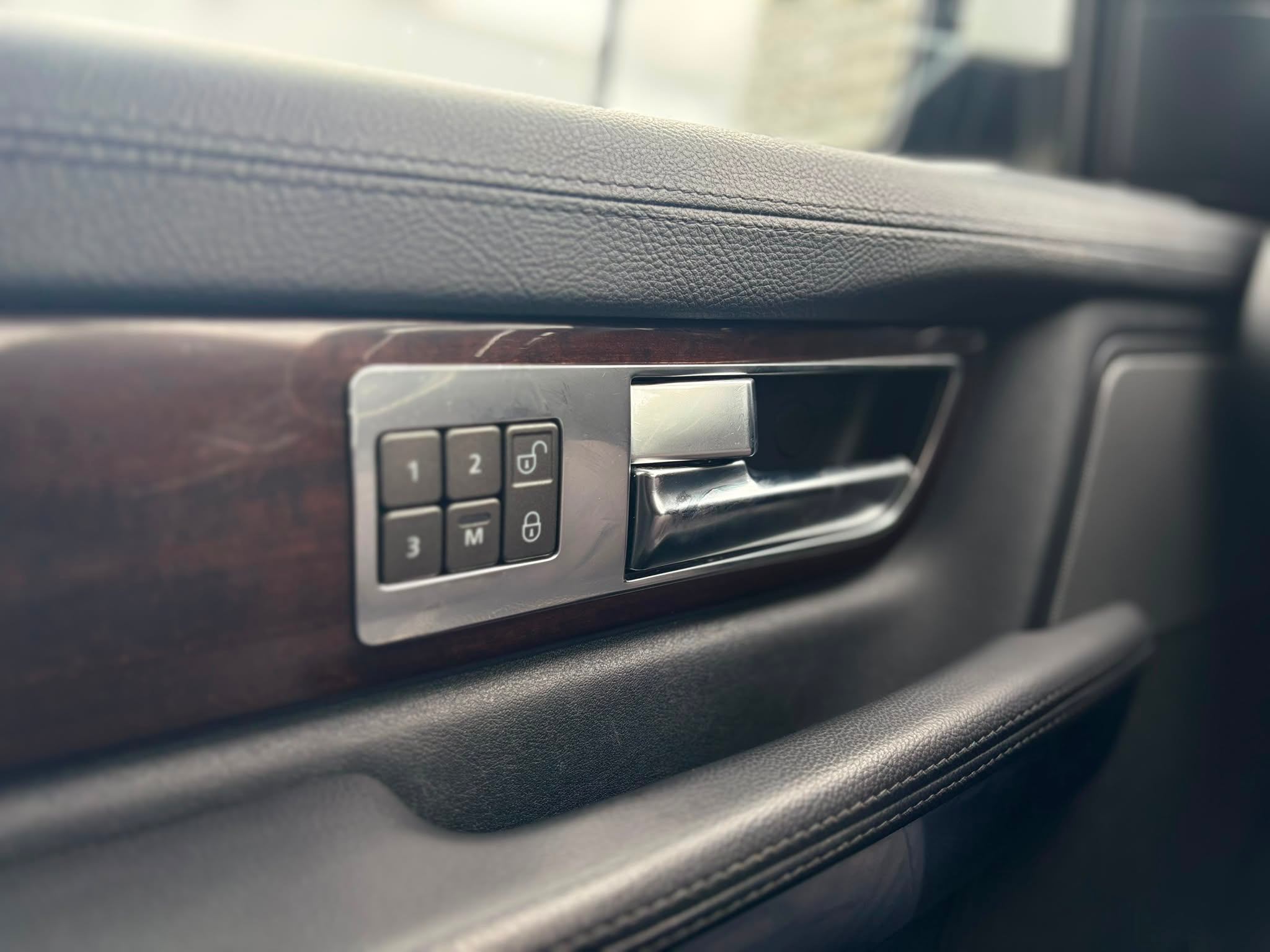 /canwestautoinc/2011-LandRover-RangeRover-7359150403931387.jpg