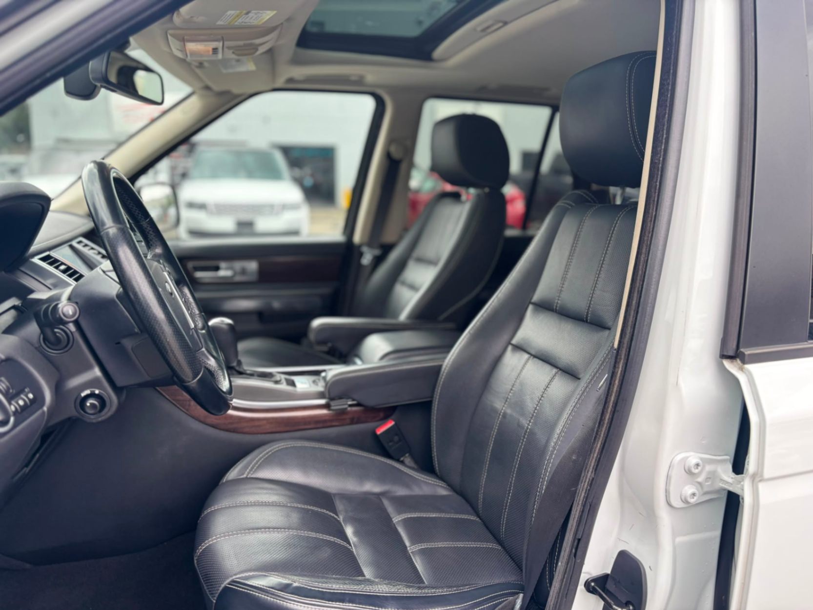 /canwestautoinc/2011-LandRover-RangeRover-7914559183641878.jpg