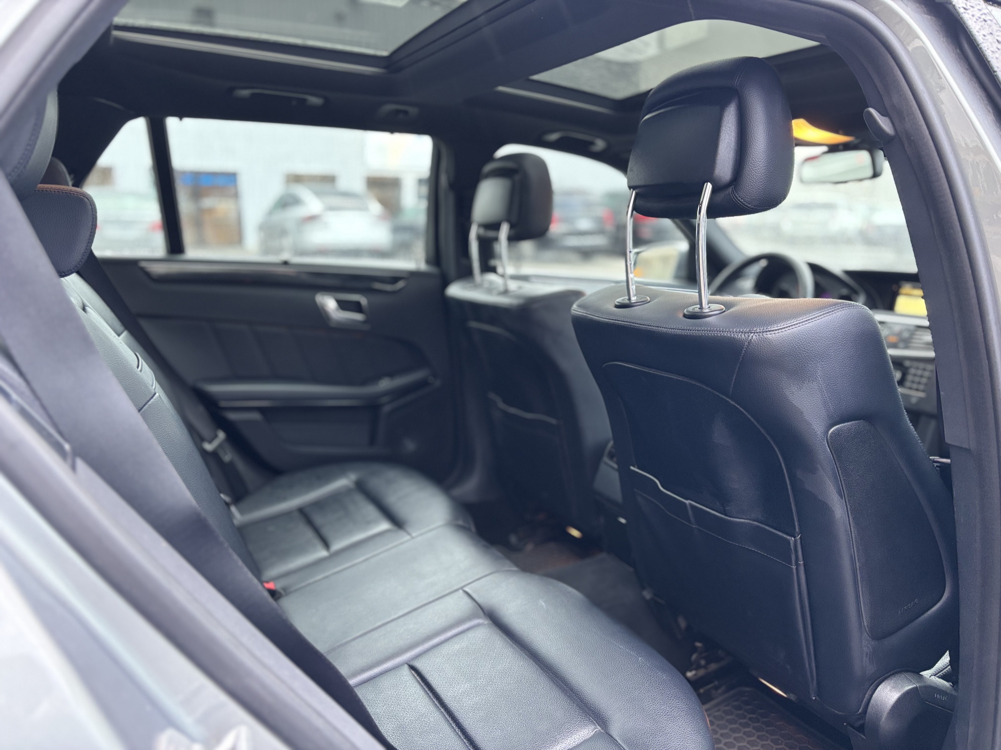 /canwestautoinc/2011-Mercedes-Benz-E-Class-7211060234315521.jpg