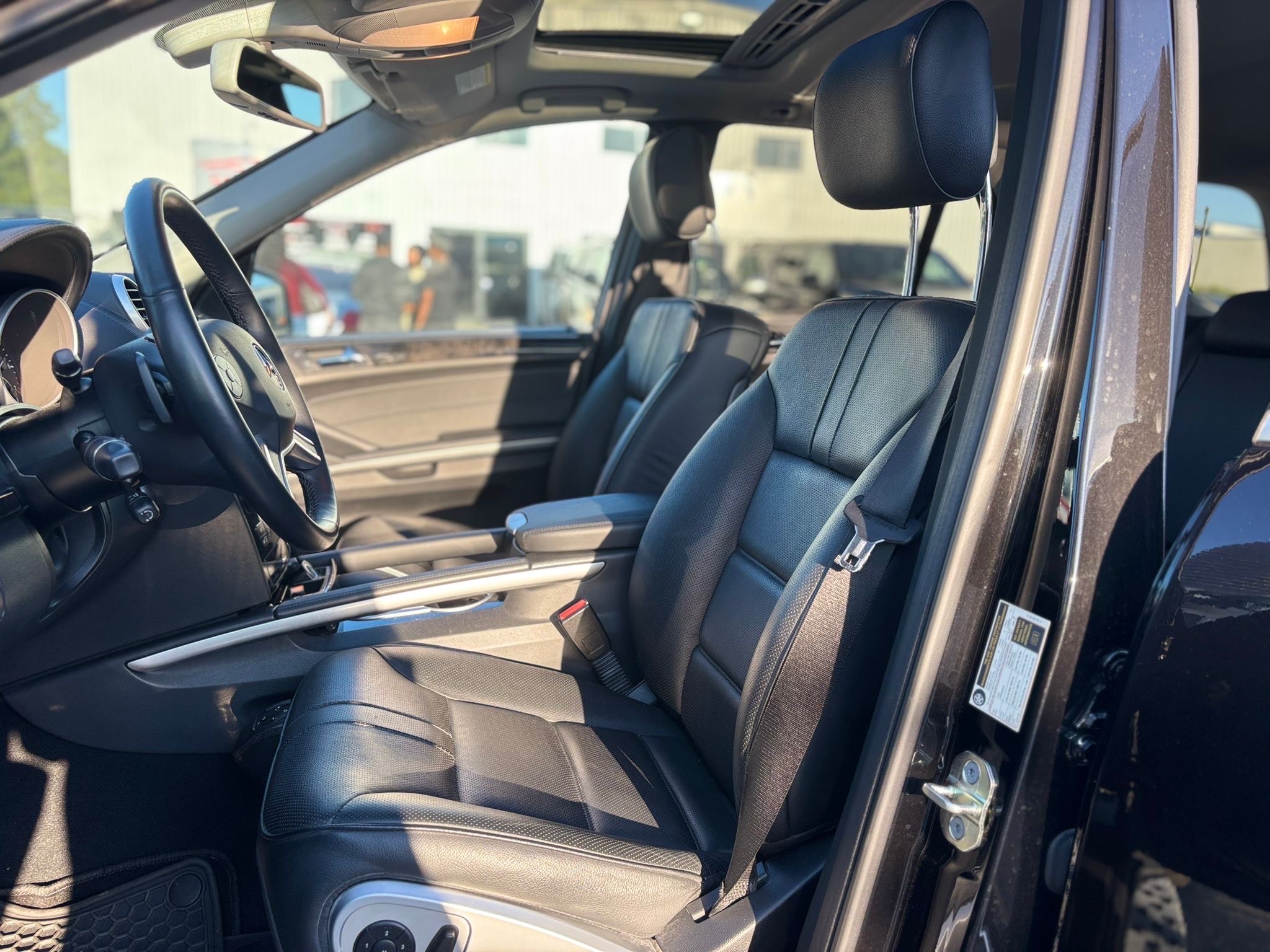 /canwestautoinc/2011-Mercedes-Benz-M-Class-5310036872966564.jpg
