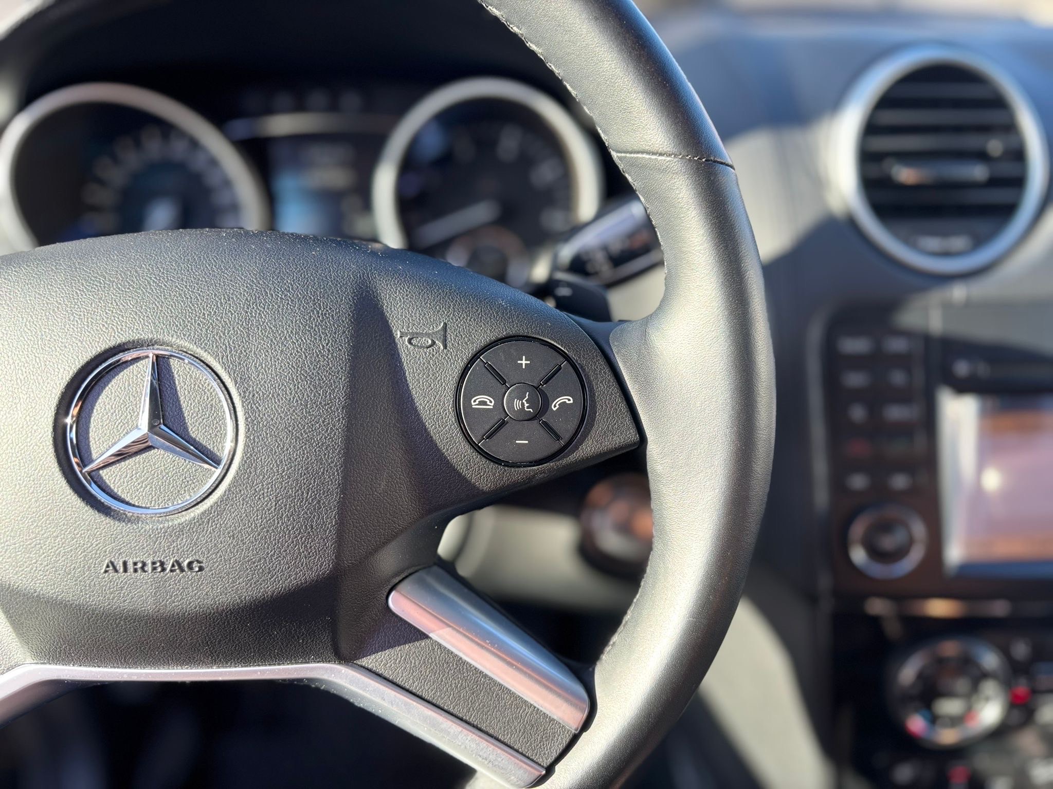 /canwestautoinc/2011-Mercedes-Benz-M-Class-8959787708594042.jpg