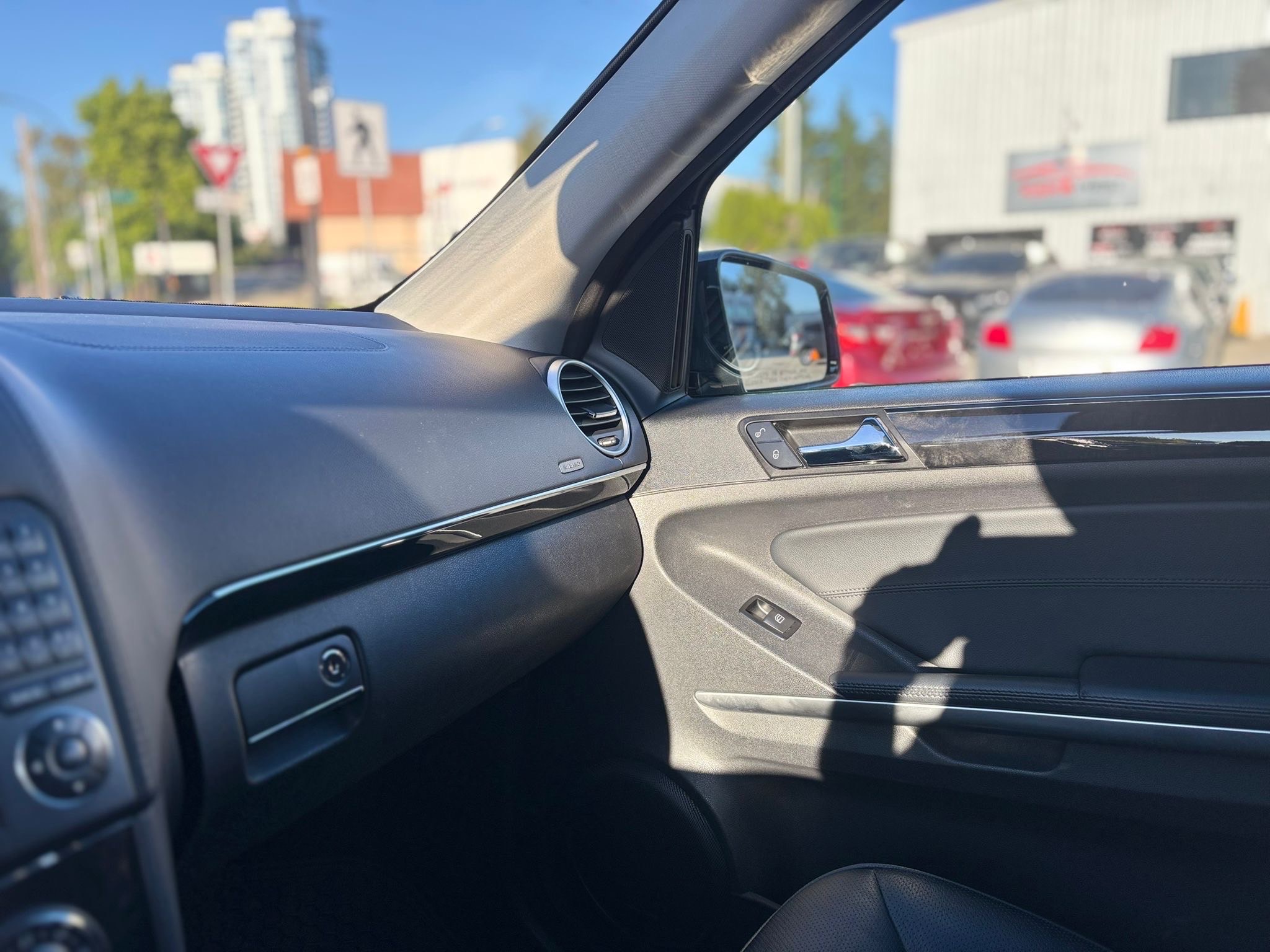 /canwestautoinc/2011-Mercedes-Benz-M-Class-9263183824376899.jpg