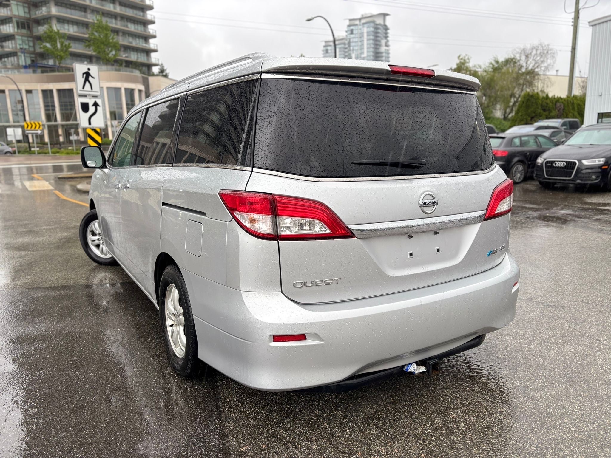 /canwestautoinc/2011-Nissan-Quest-18196055372065767.jpg