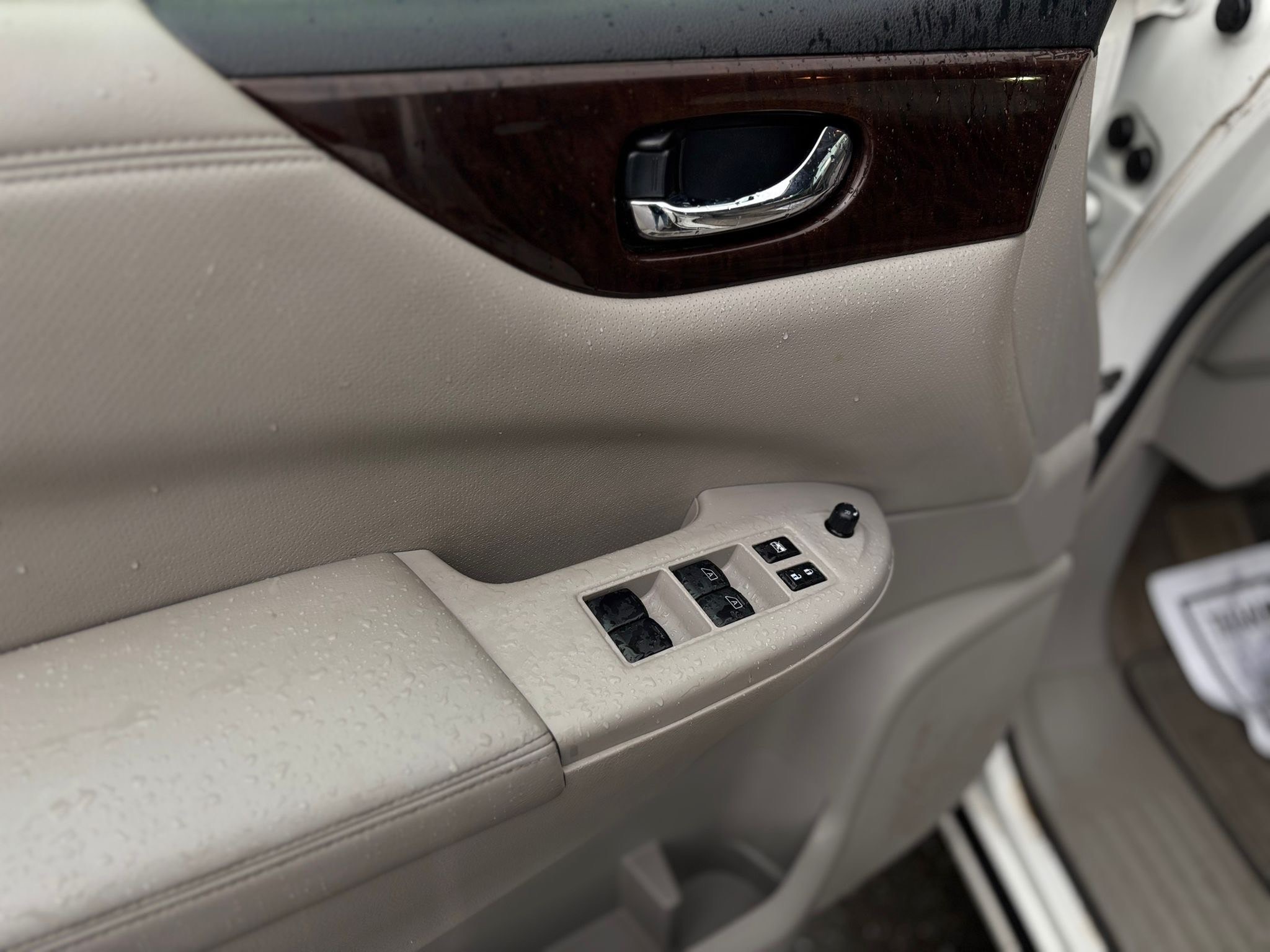 /canwestautoinc/2011-Nissan-Quest-2411505295471923.jpg