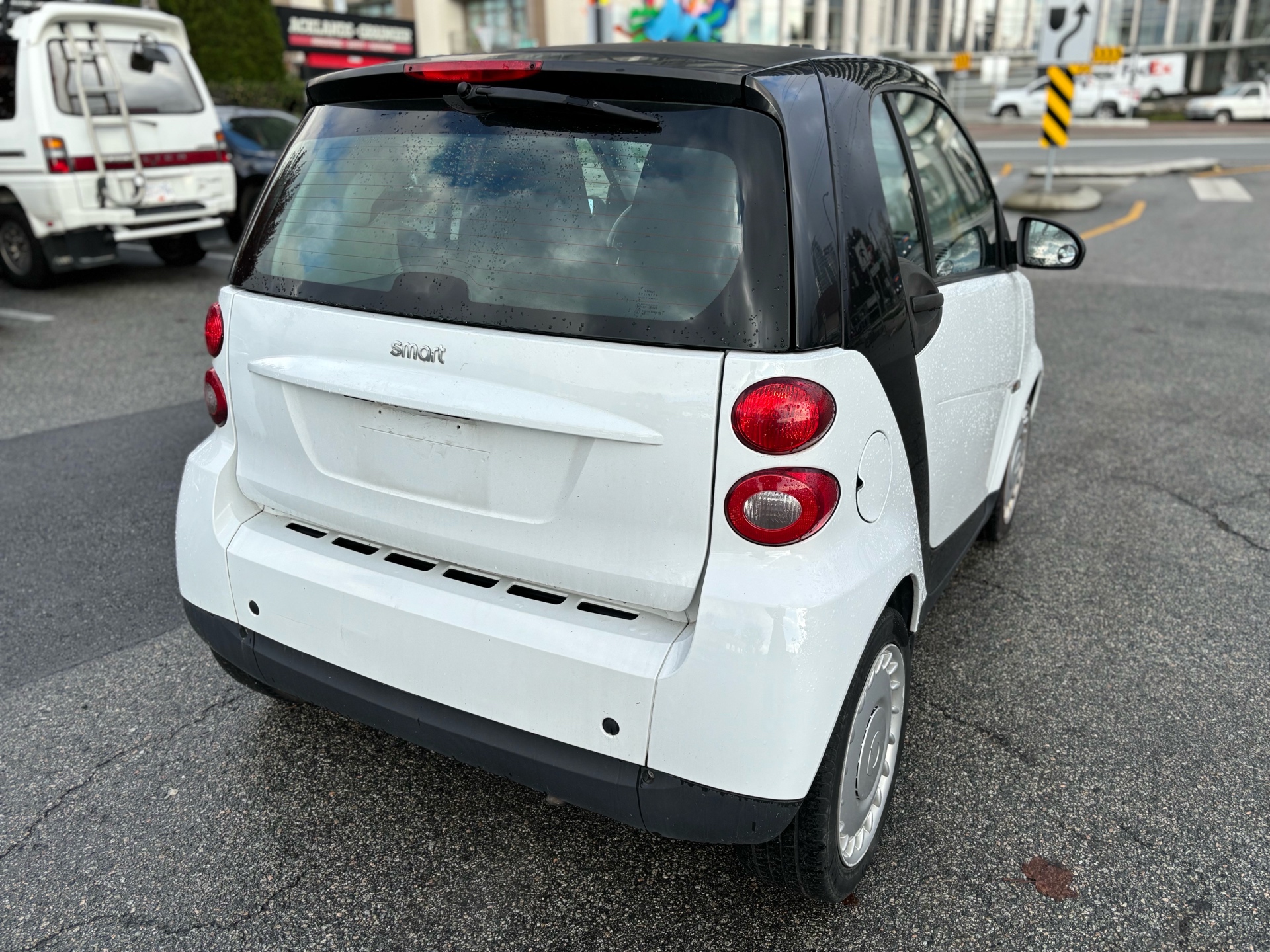 /canwestautoinc/2011-Smart-Fortwo-5743256072801068.jpg