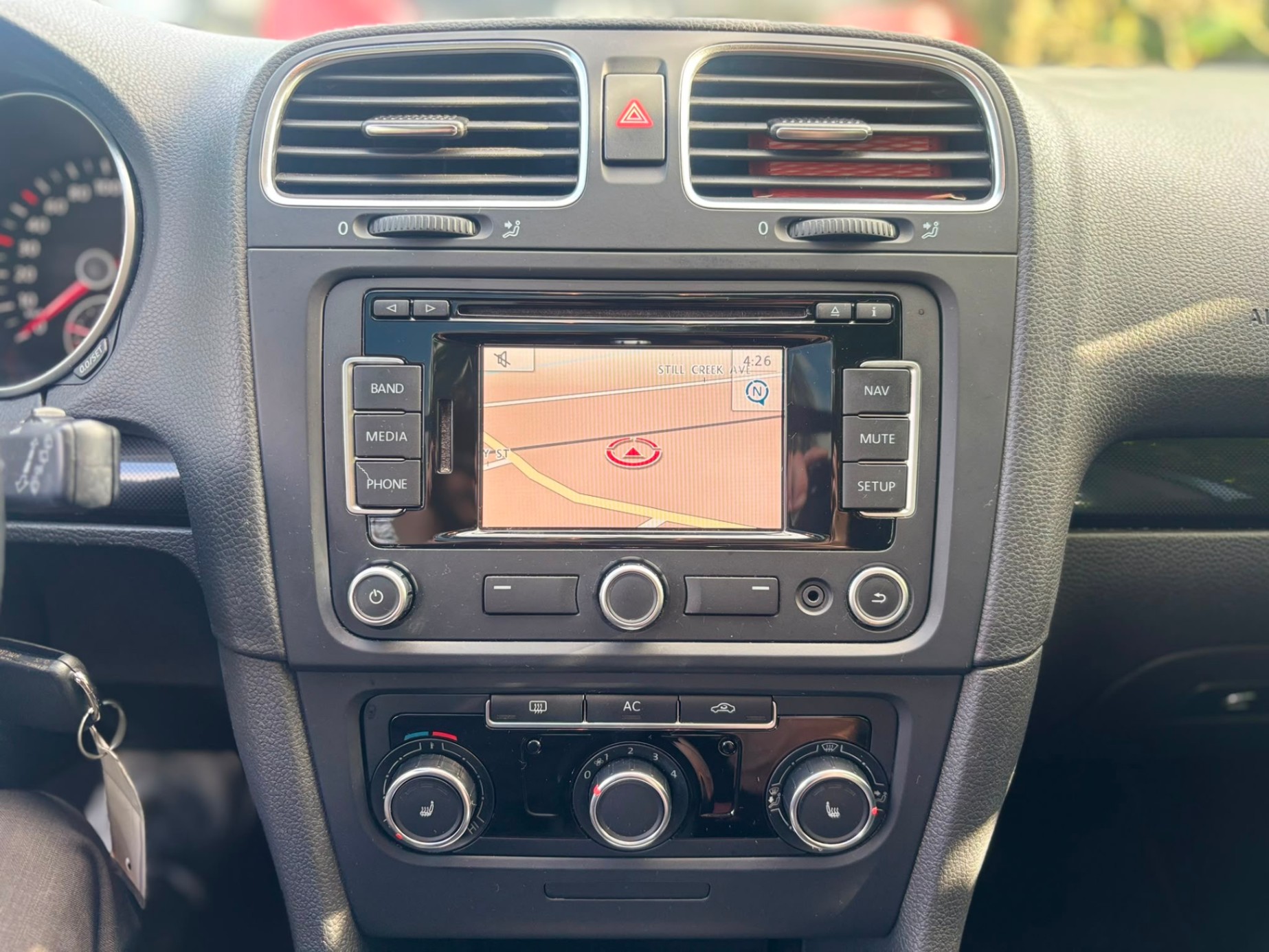 /canwestautoinc/2011-Volkswagen-Golf-1303364980569024.jpg