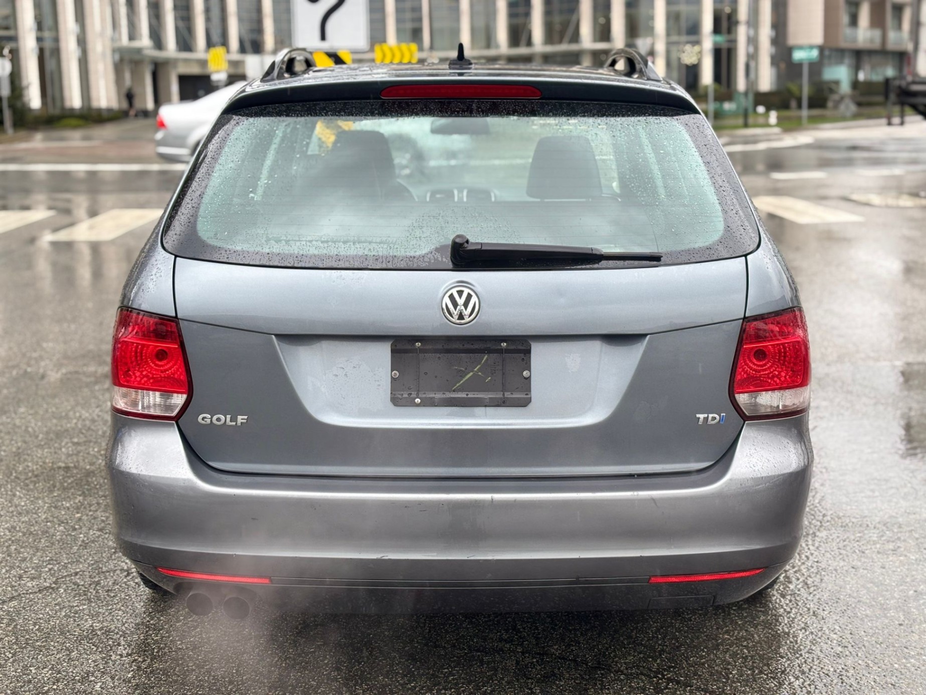 /canwestautoinc/2011-Volkswagen-Golf-1825328740882135.jpg