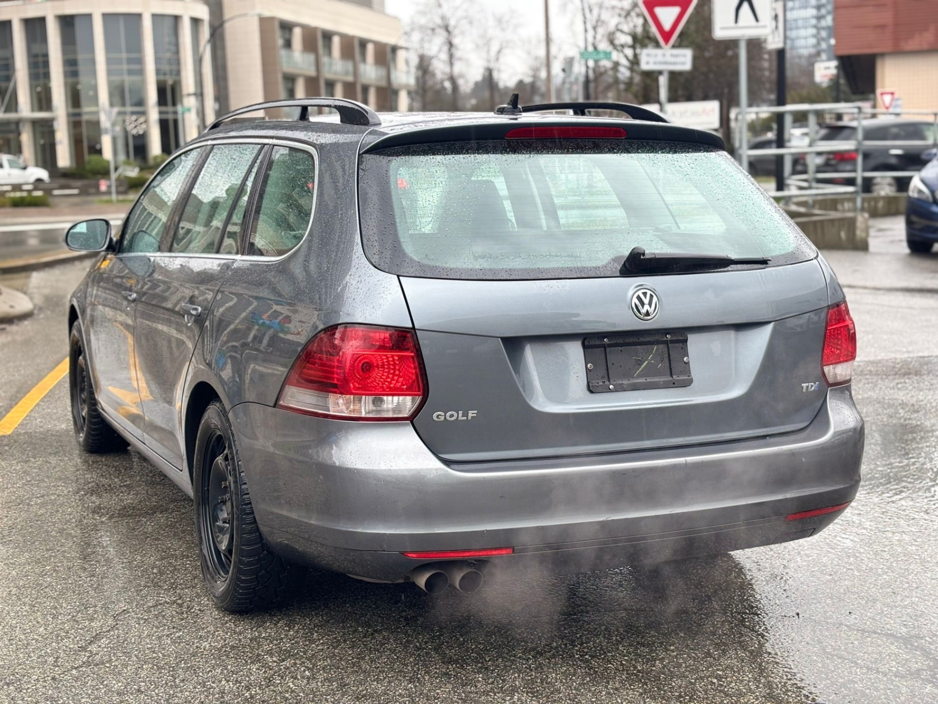 /canwestautoinc/2011-Volkswagen-Golf-19030829045029862.jpg