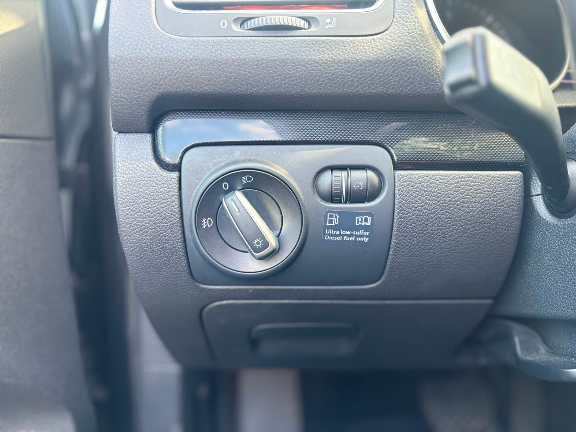 /canwestautoinc/2011-Volkswagen-Golf-518389224844624.jpg