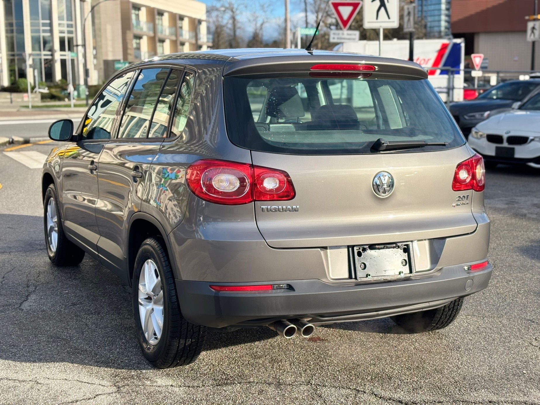 /canwestautoinc/2011-Volkswagen-Tiguan-10906392773630036.jpg