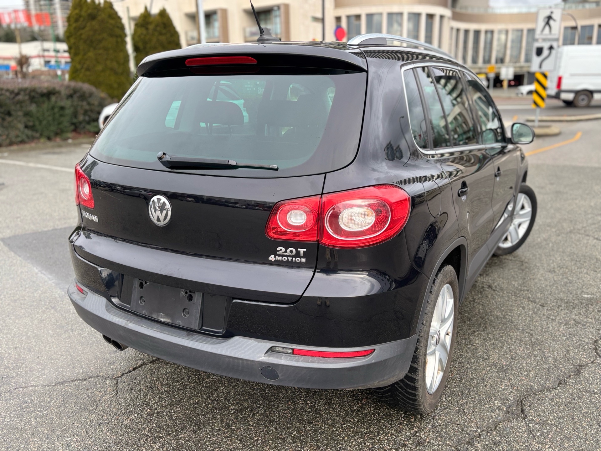 /canwestautoinc/2011-Volkswagen-Tiguan-13262064056587763.jpg