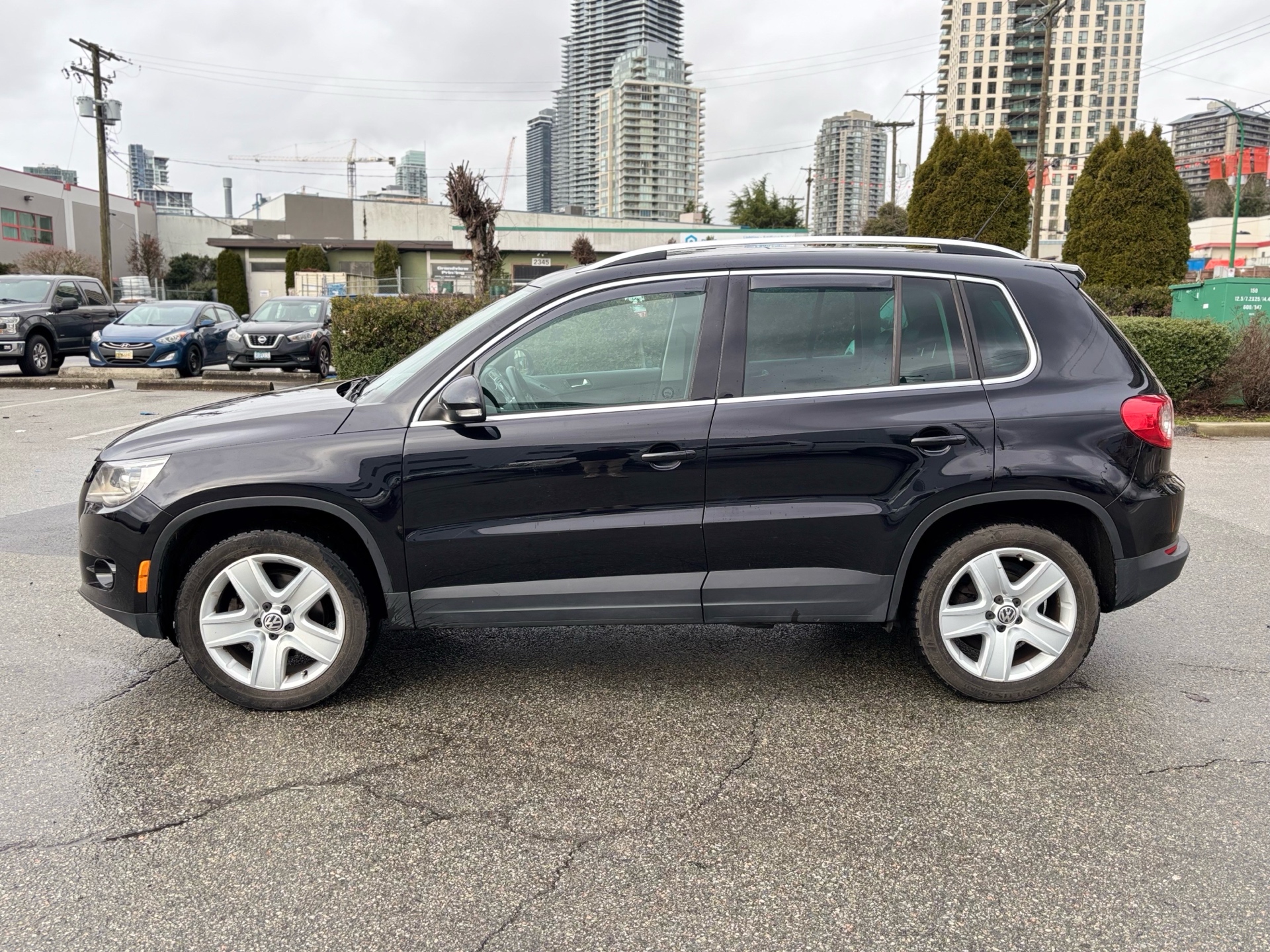 /canwestautoinc/2011-Volkswagen-Tiguan-18320669433086723.jpg