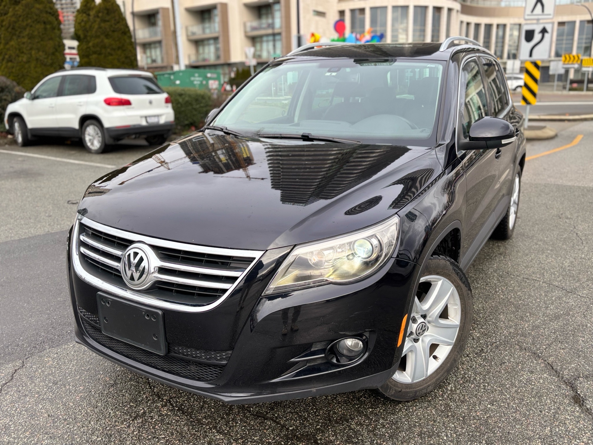/canwestautoinc/2011-Volkswagen-Tiguan-38781134818612095.jpg
