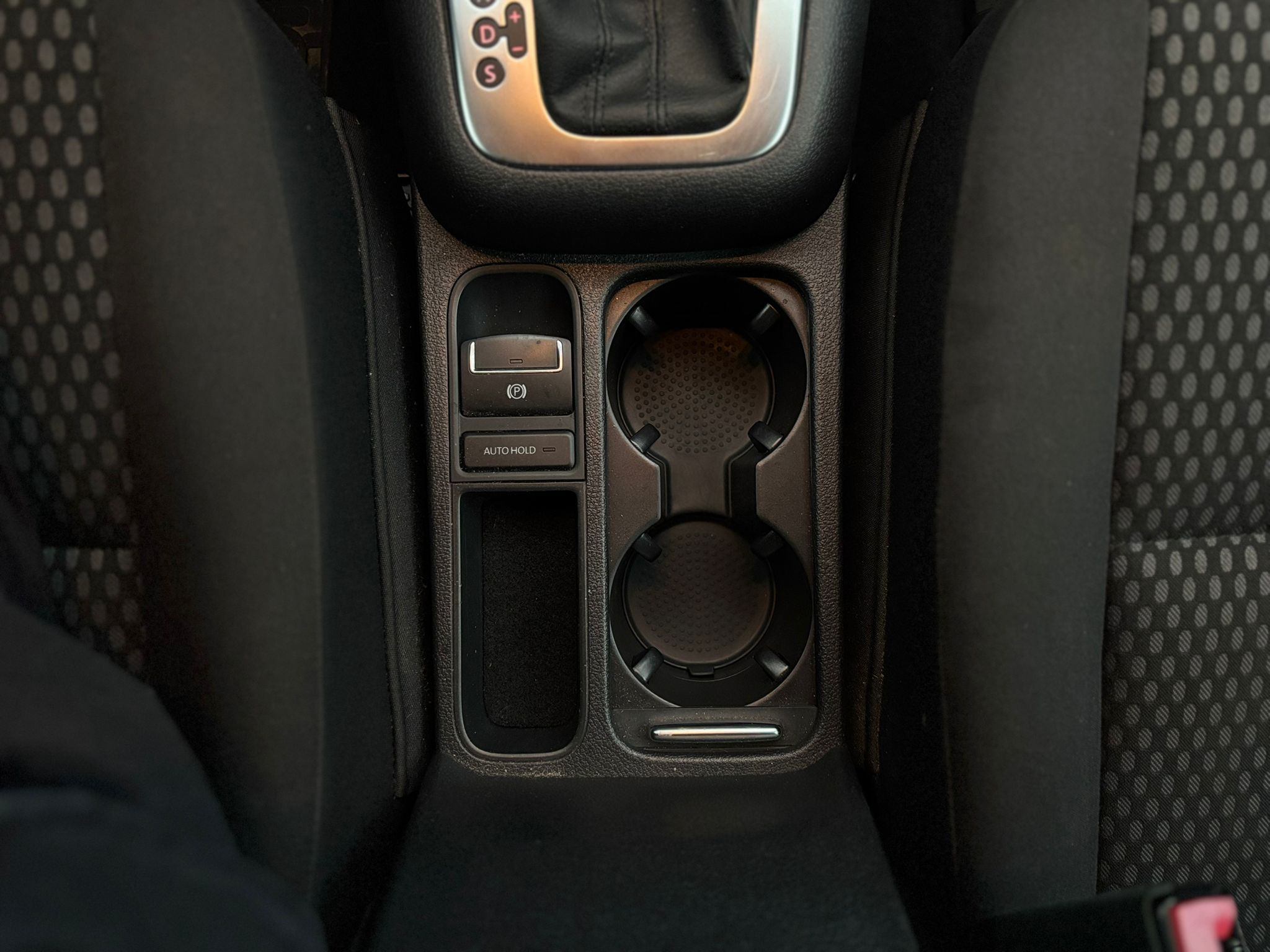 /canwestautoinc/2011-Volkswagen-Tiguan-8143498596673597.jpg