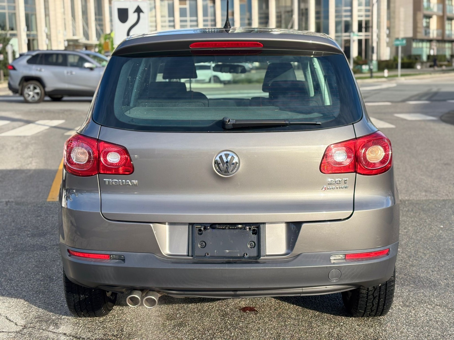 /canwestautoinc/2011-Volkswagen-Tiguan-8528727015208561.jpg