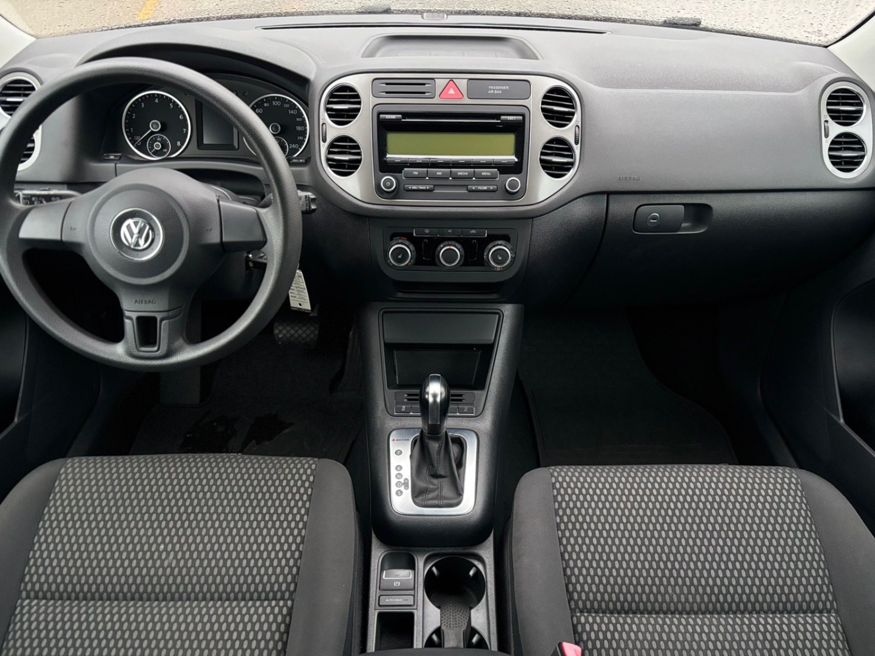 /canwestautoinc/2011-Volkswagen-Tiguan-9120535671928638.jpg