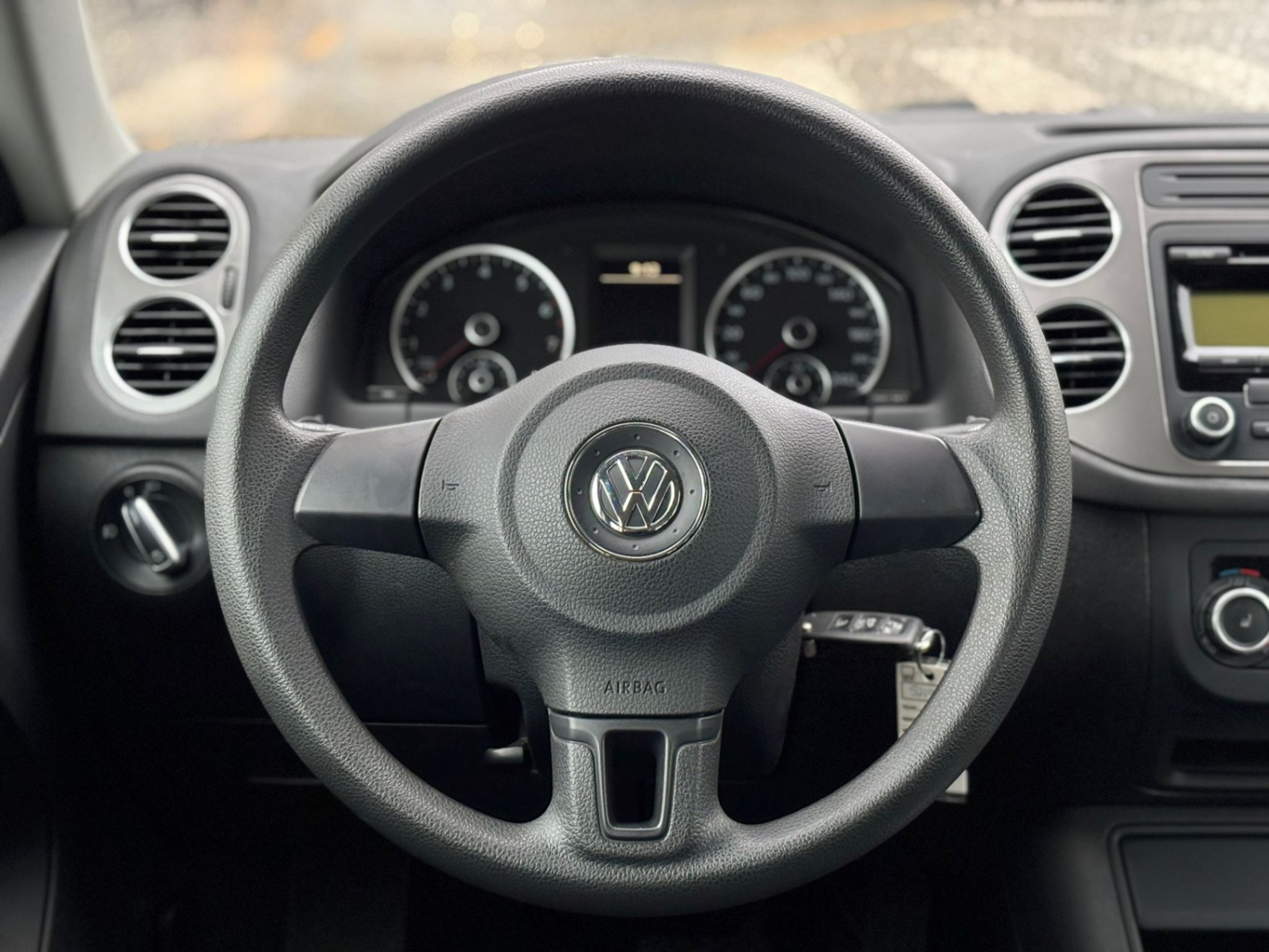 /canwestautoinc/2011-Volkswagen-Tiguan-9458527681303219.jpg