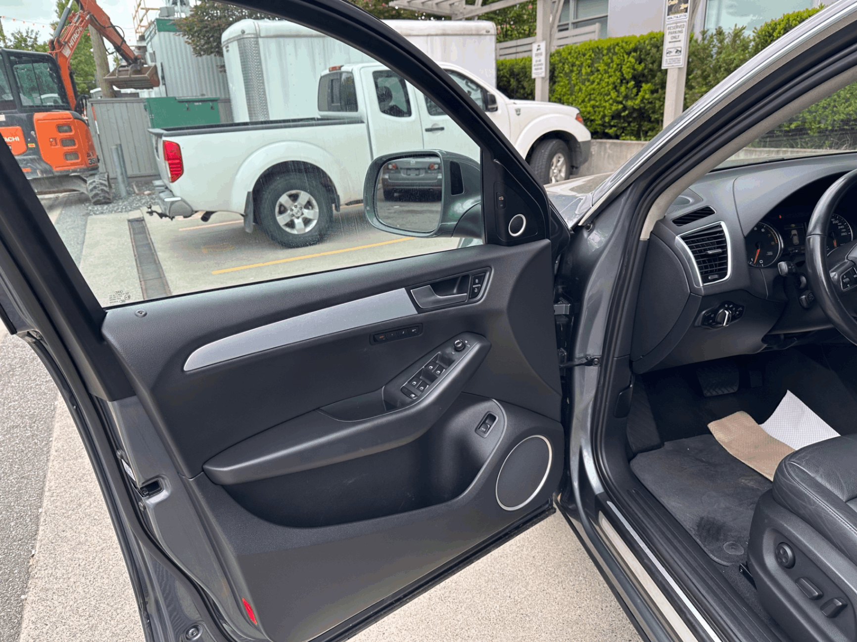 /canwestautoinc/2012-Audi-Q5-04253445008197865.jpg