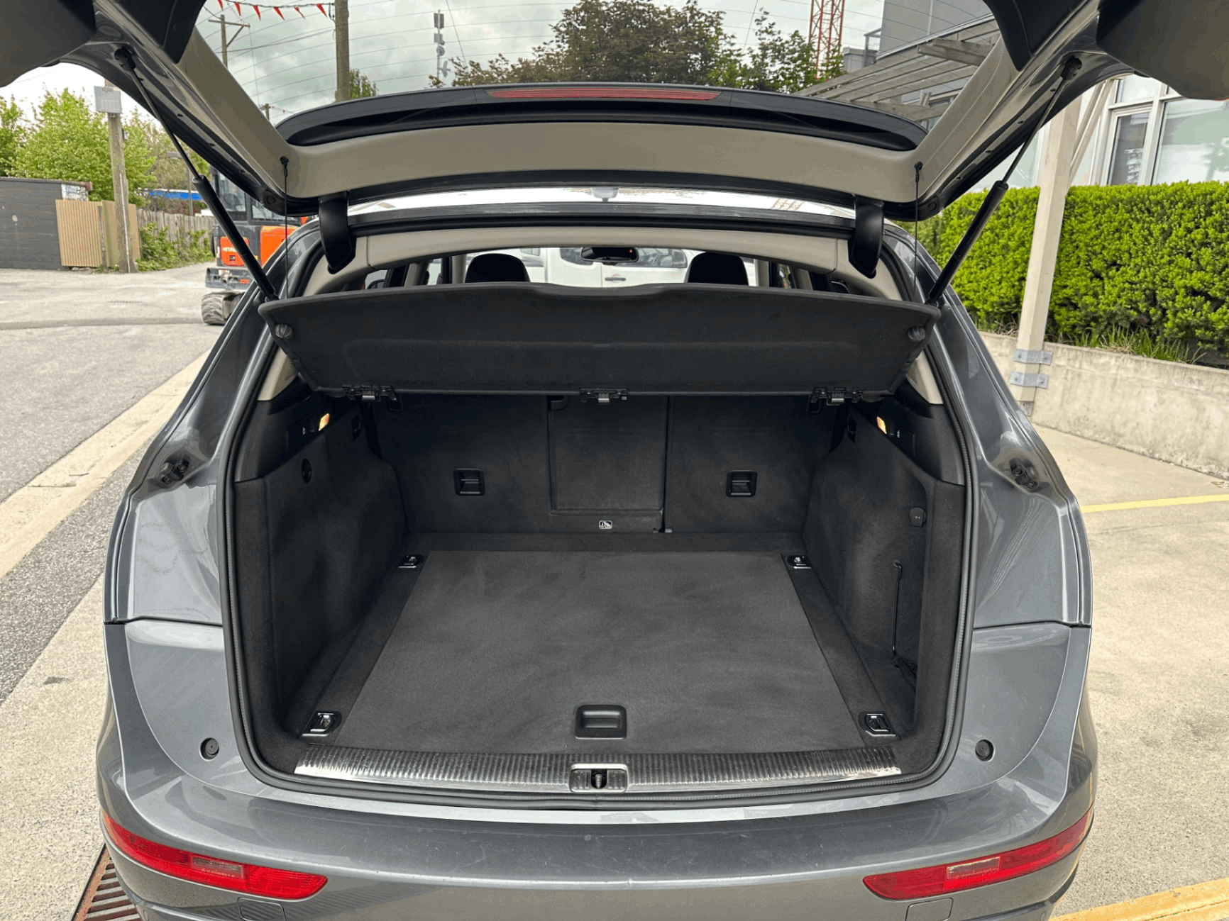 /canwestautoinc/2012-Audi-Q5-7001494467312168.jpg