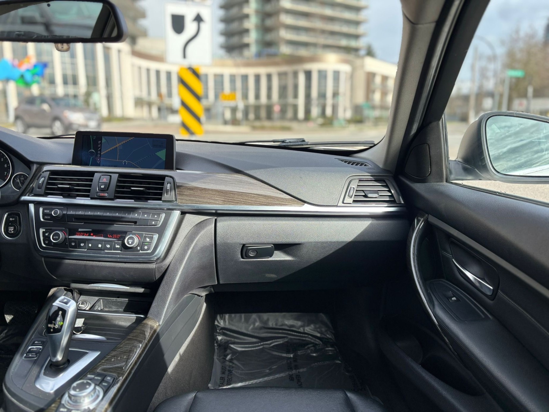 /canwestautoinc/2012-BMW-3-Series-072631000757301.jpg