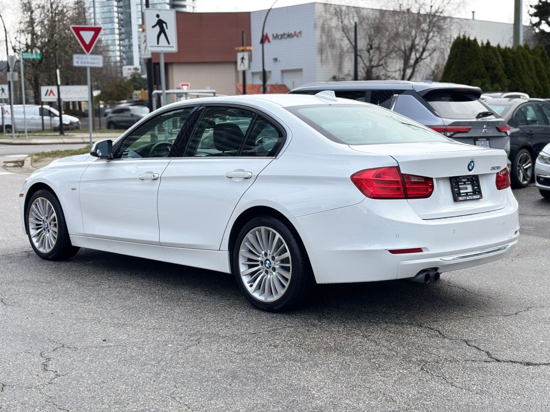 /canwestautoinc/2012-BMW-3-Series-13944257908515634.jpg