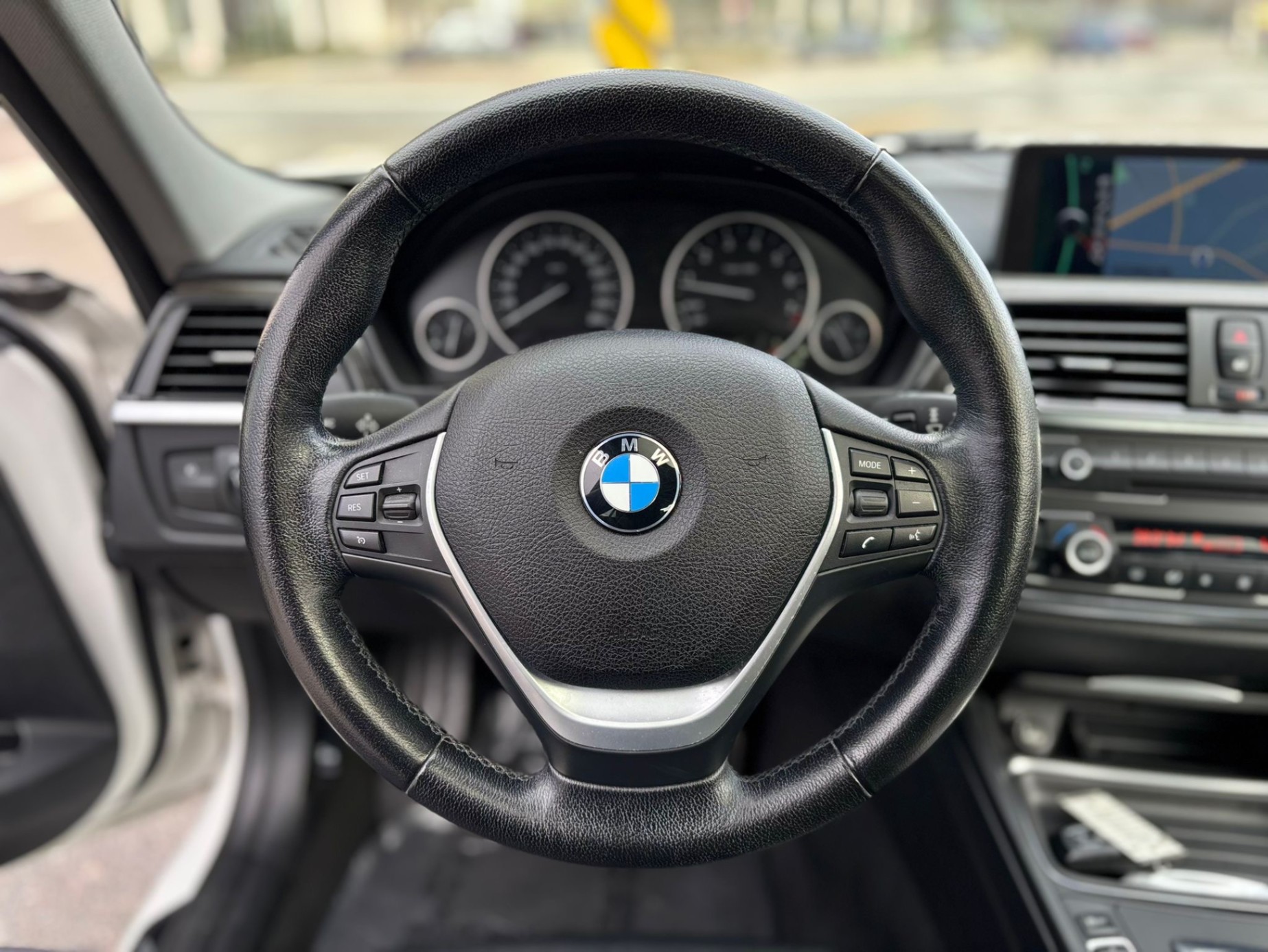 /canwestautoinc/2012-BMW-3-Series-3650646452269719.jpg