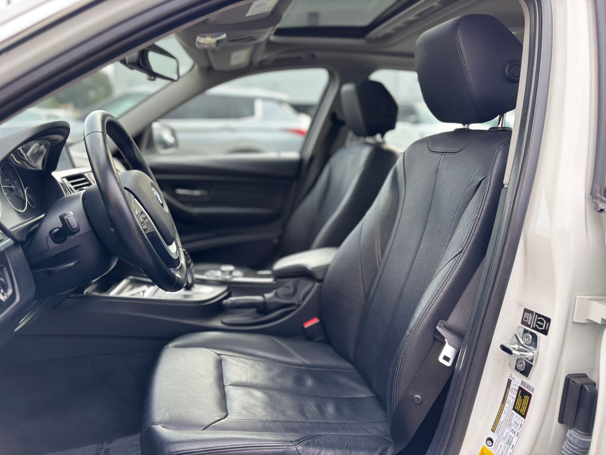 /canwestautoinc/2012-BMW-3-Series-42907196507481826.jpg